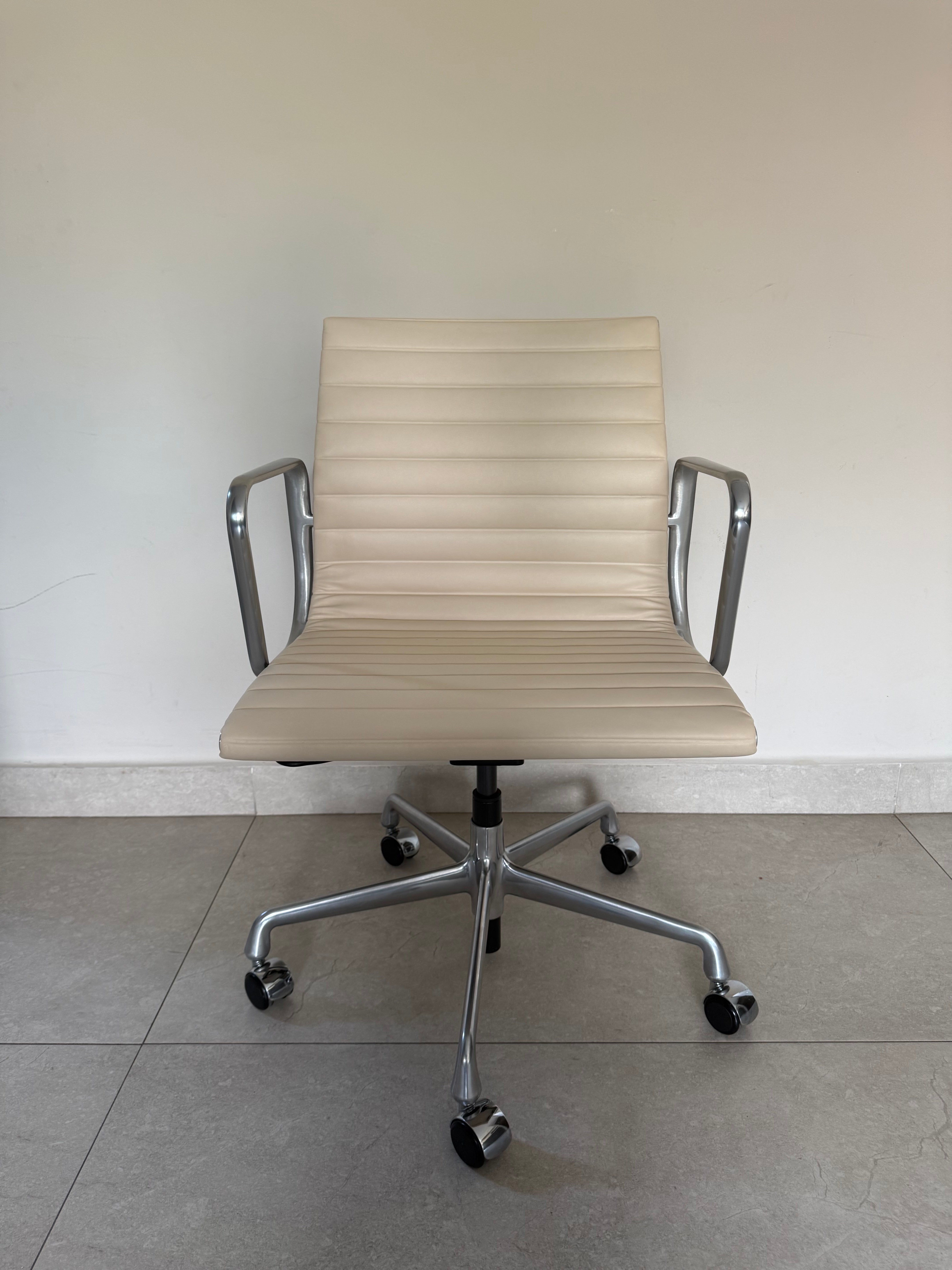 Silla Eames Herman Miller - Preowned