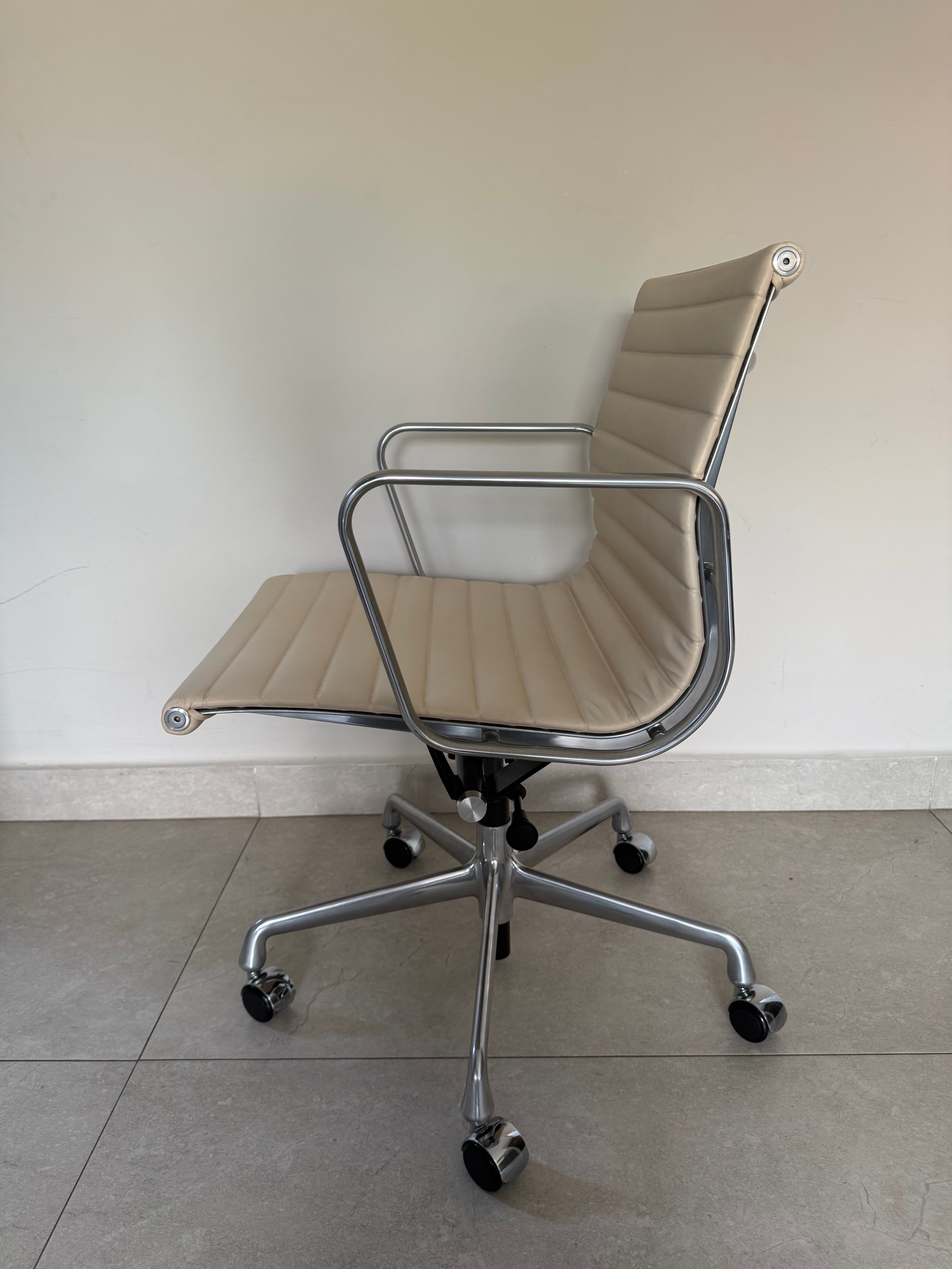 Silla Eames Herman Miller - Preowned