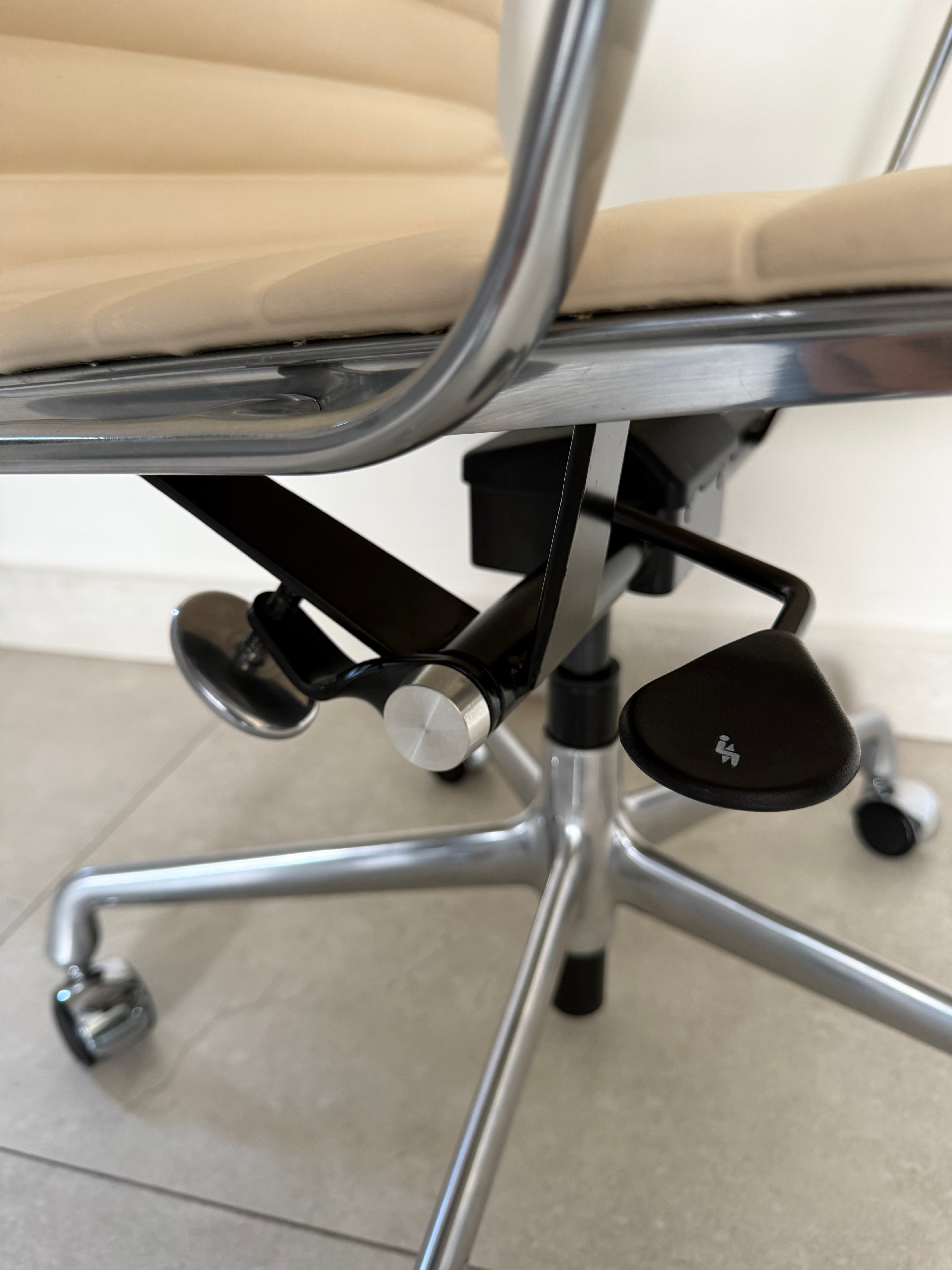 Silla Eames Herman Miller - Preowned