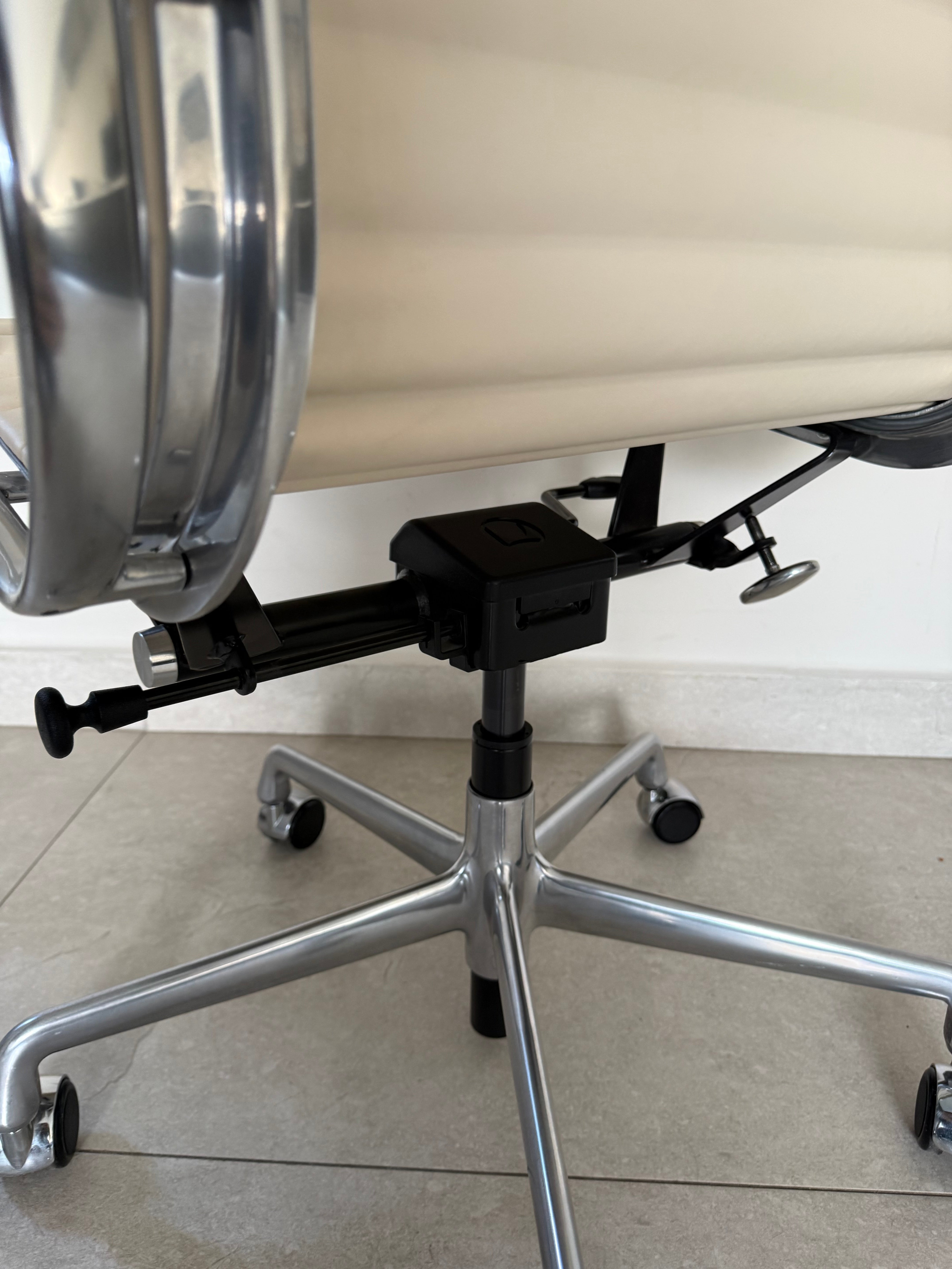 Silla Eames Herman Miller - Preowned