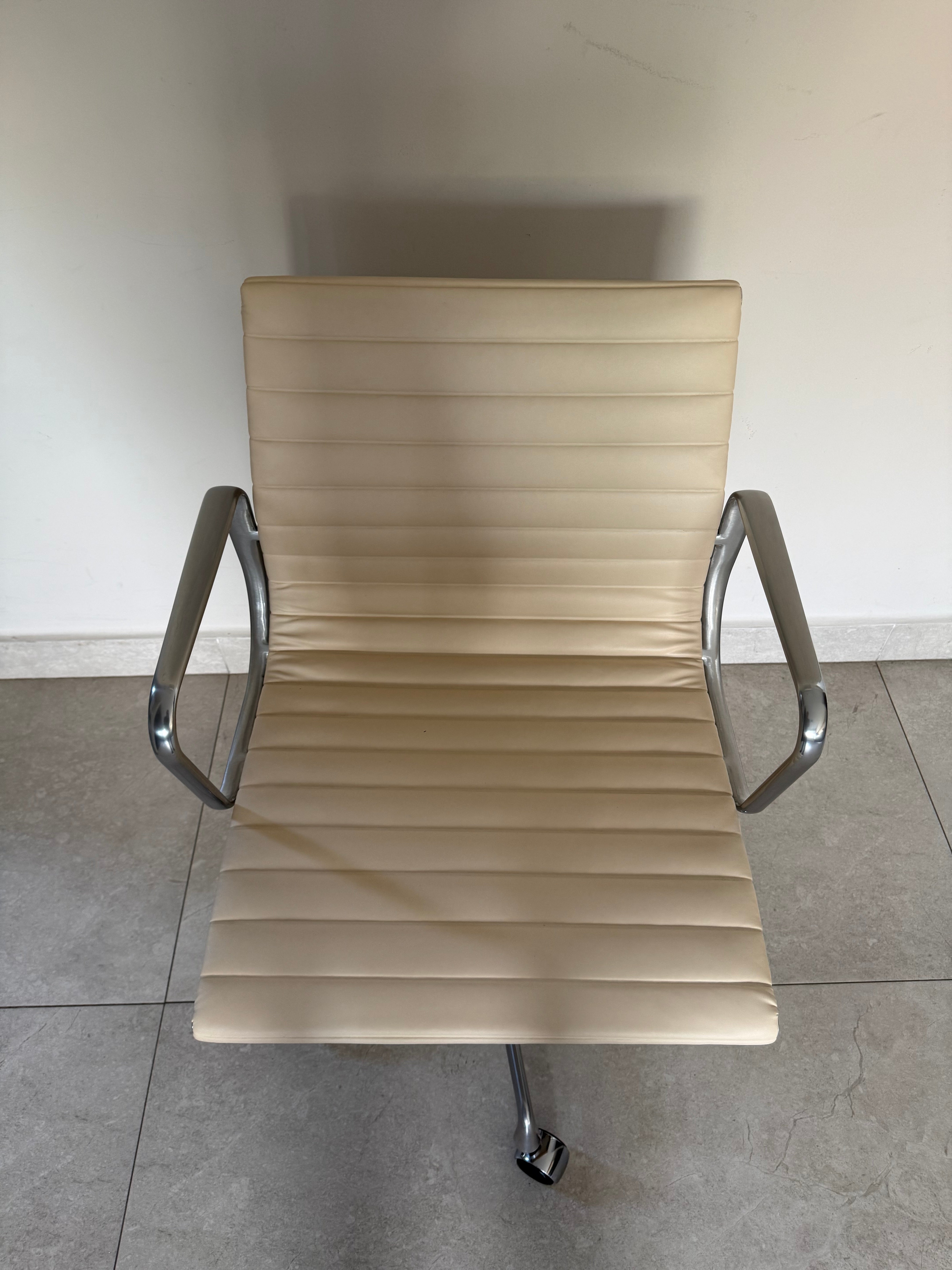 Silla Eames Herman Miller - Preowned