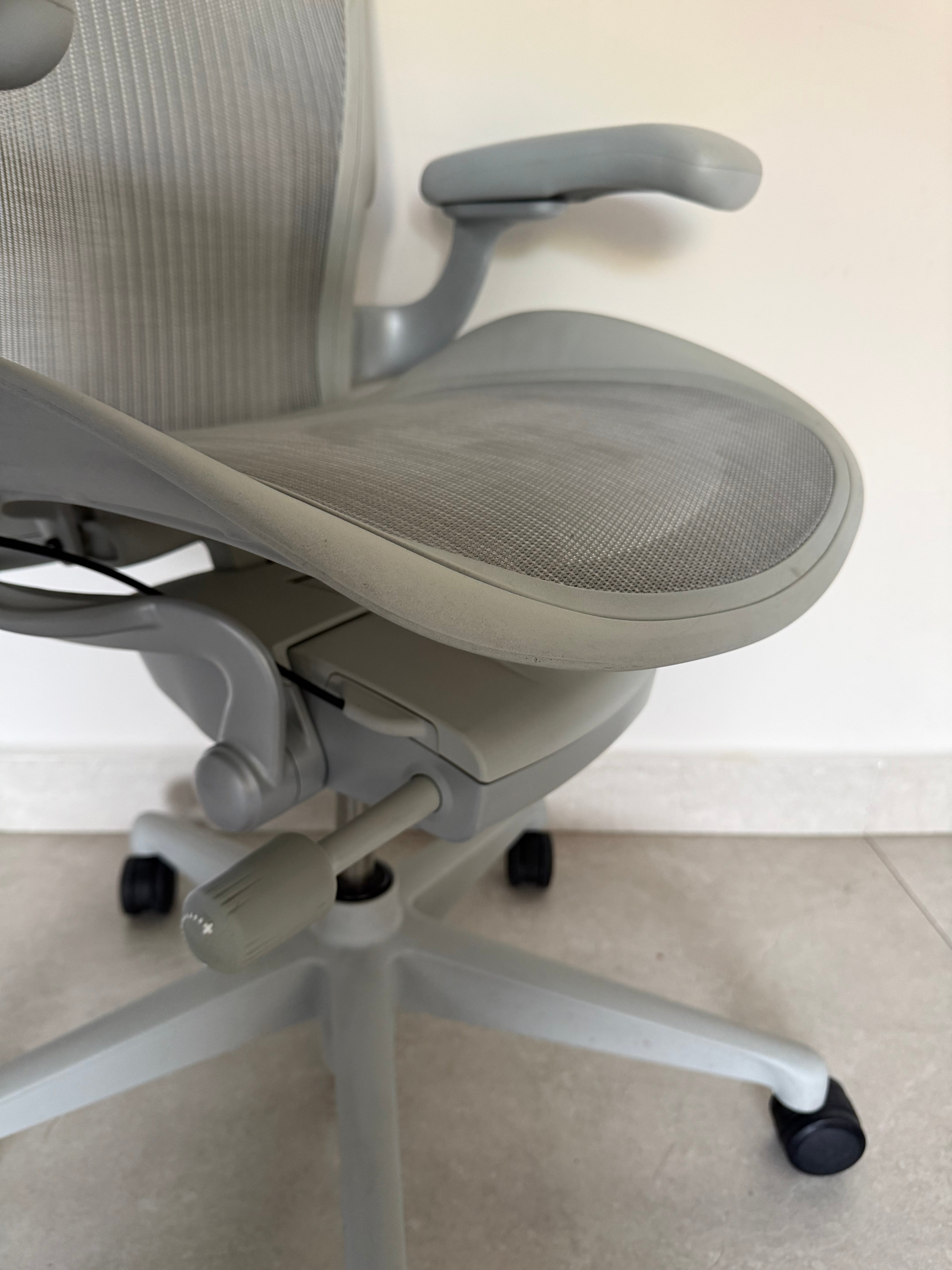 Silla Aeron Mineral Herman Miller - Preowned