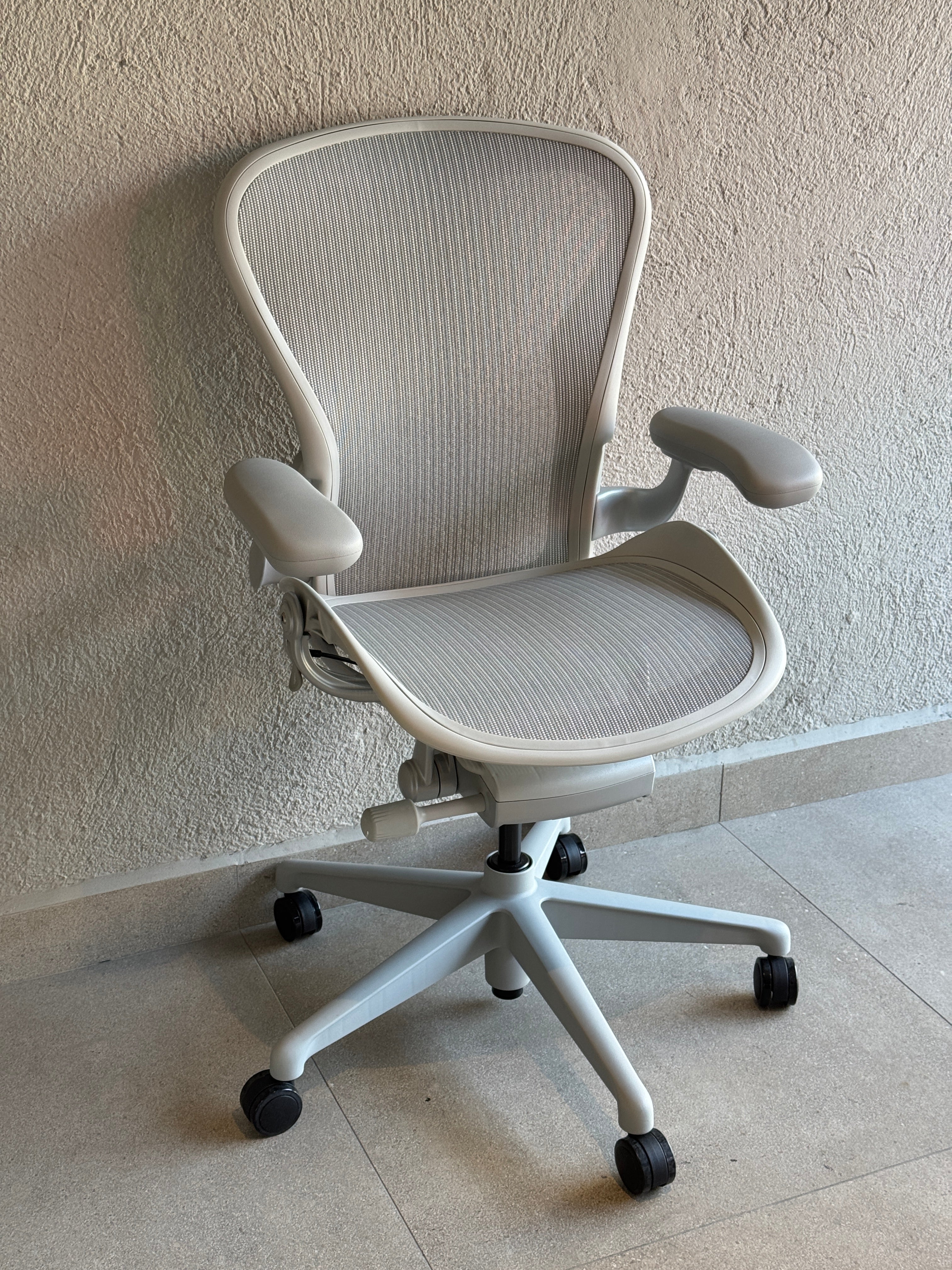 Estructura moderna y soporte lumbar PostureFit SL