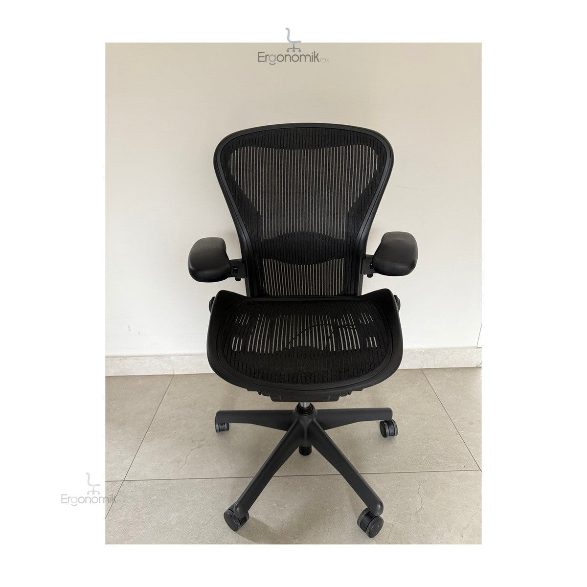 Aeron Classic talla B Equipada Brazos ajustables y Soporte lumbar - Ergonomik Herman Miller