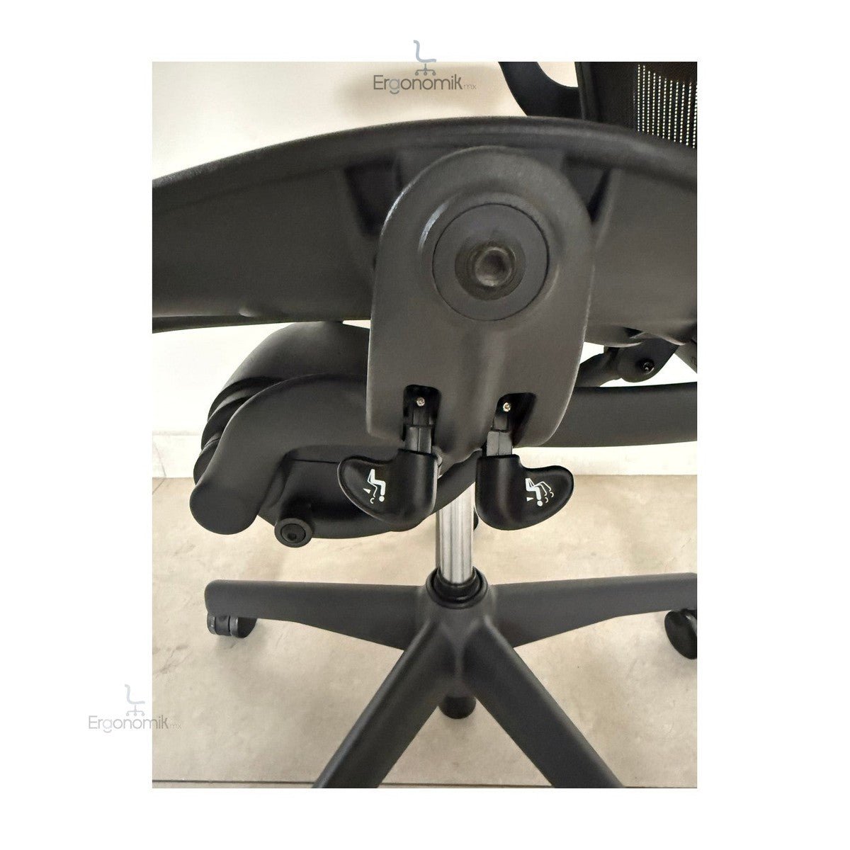 Aeron Classic talla B Equipada Brazos ajustables y Soporte lumbar - Ergonomik Herman Miller