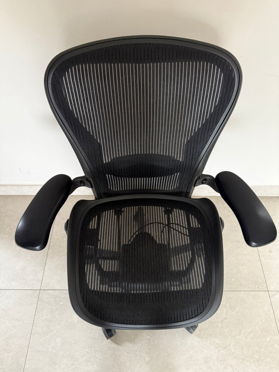 Aeron Classic talla C Equipada Brazos ajustables y Soporte lumbar - Ergonomik Herman Miller