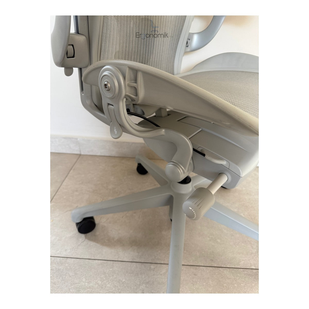 Aeron Herman Miller B Mineral Equipada - Preowned | Muebles ergonómicos en México | Ergonomik