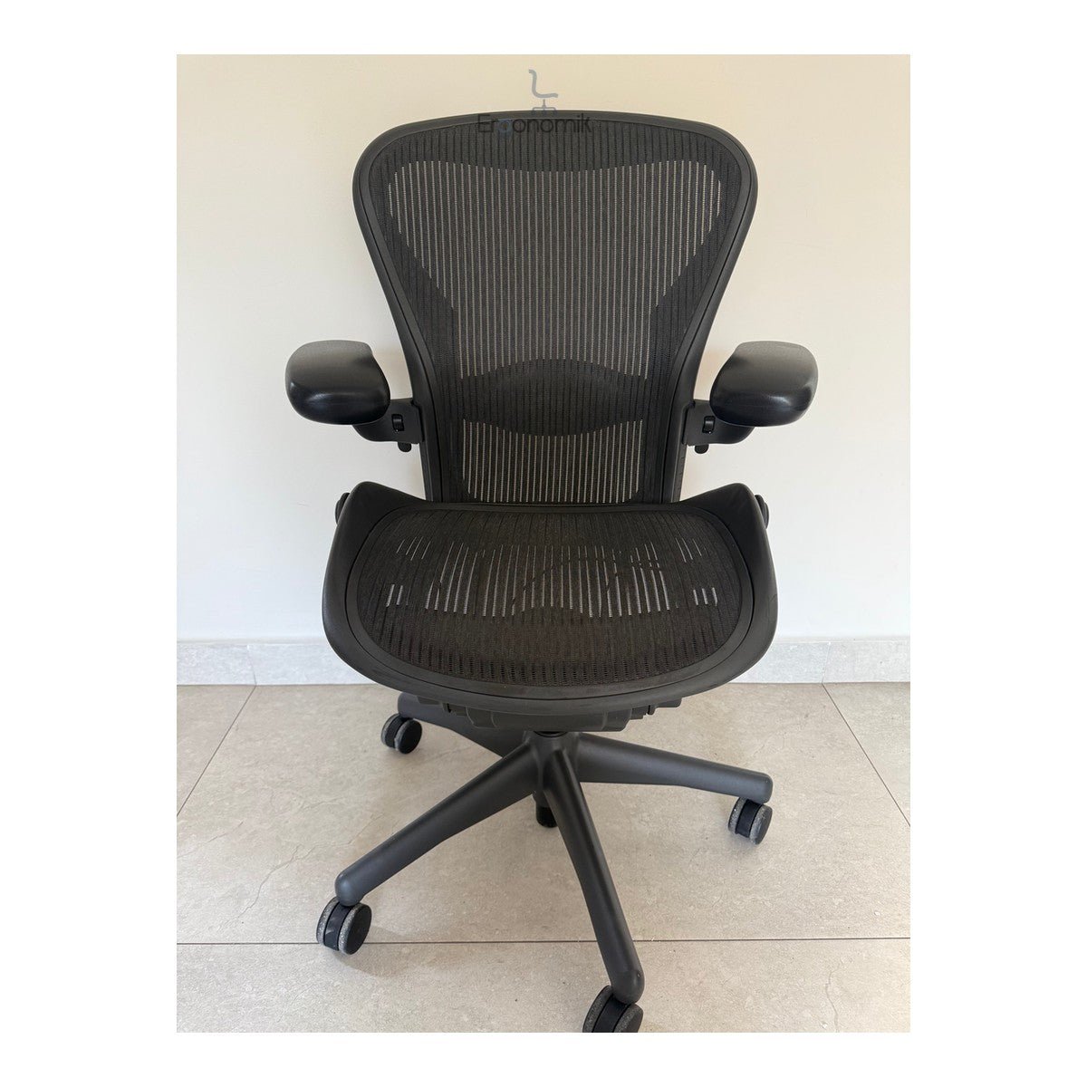 Aeron Herman Miller Classic Grafito B Equipada - Preowned - Ergonomik Herman Miller