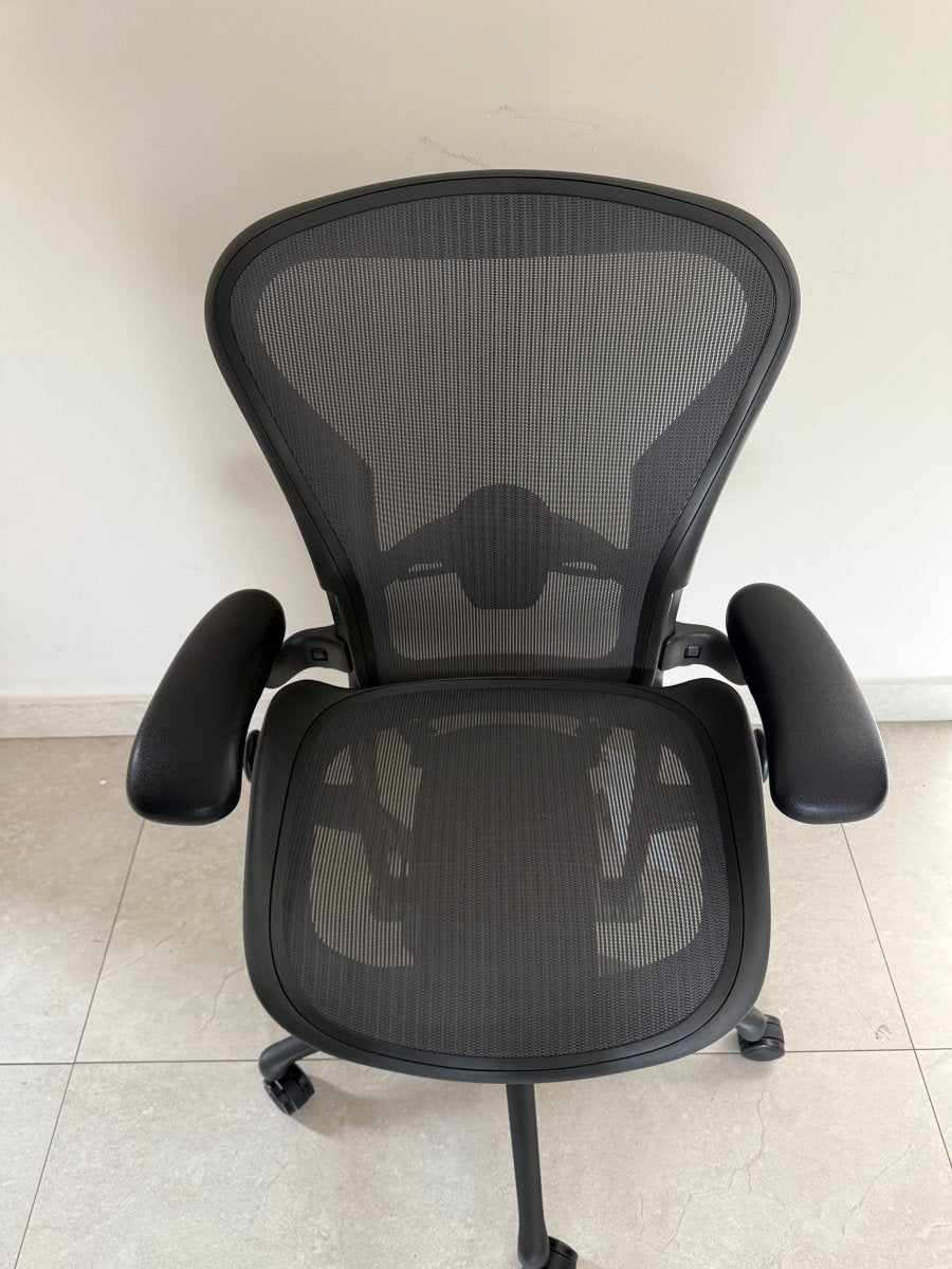 Aeron Remastered Grafito talla B Exhibición - Ergonomik silla ergonomica Herman Miller