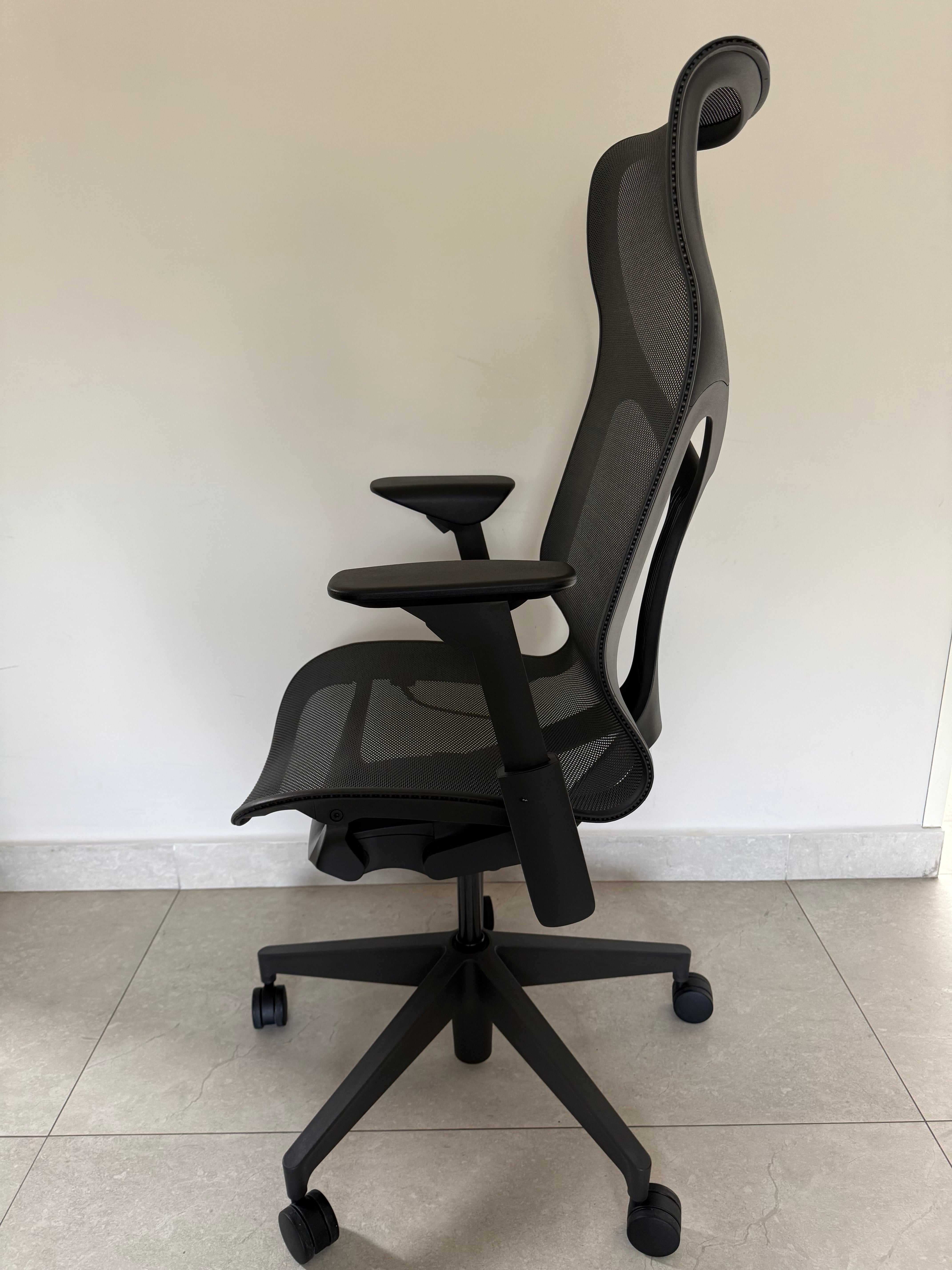 Detalle del asiento y malla transpirable Cosm Alta