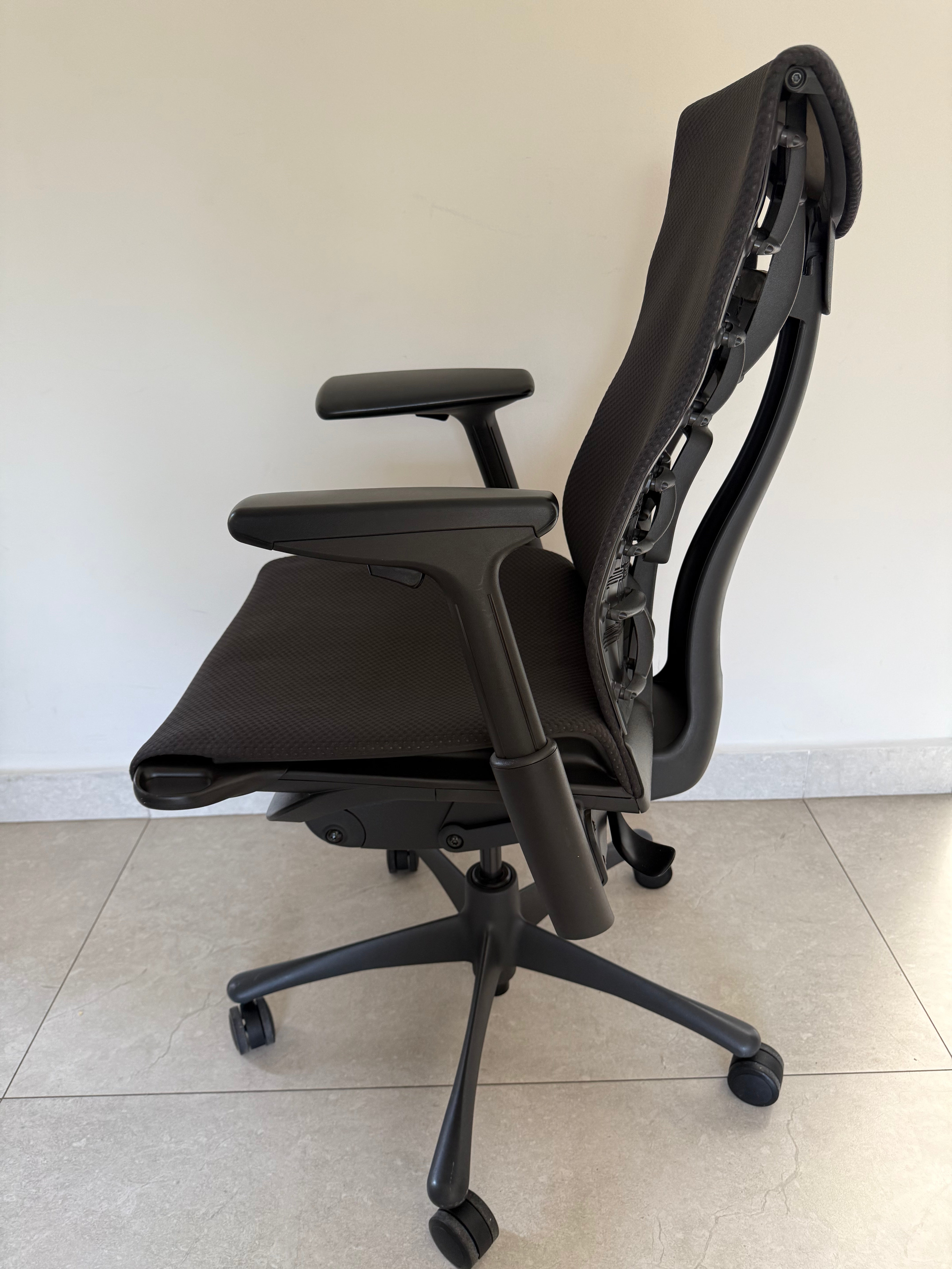 Vista trasera de la silla Embody Herman Miller