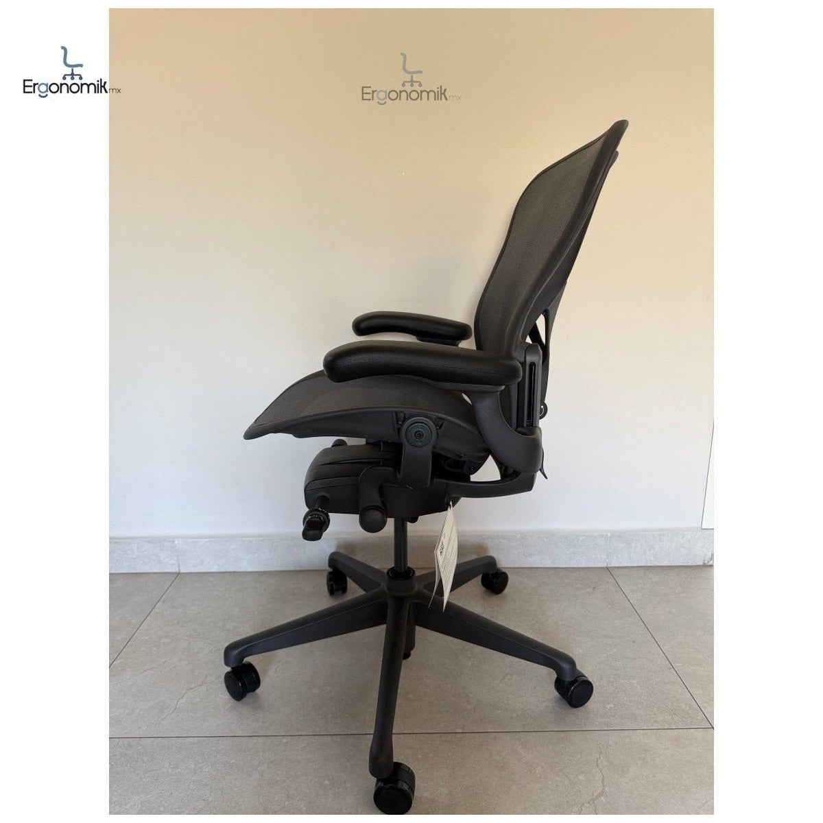 Herman Miller Aeron Talla C Grafito PostureFit Brazos 3D Nuevo | Muebles ergonomicos en Mexico | Ergonomik