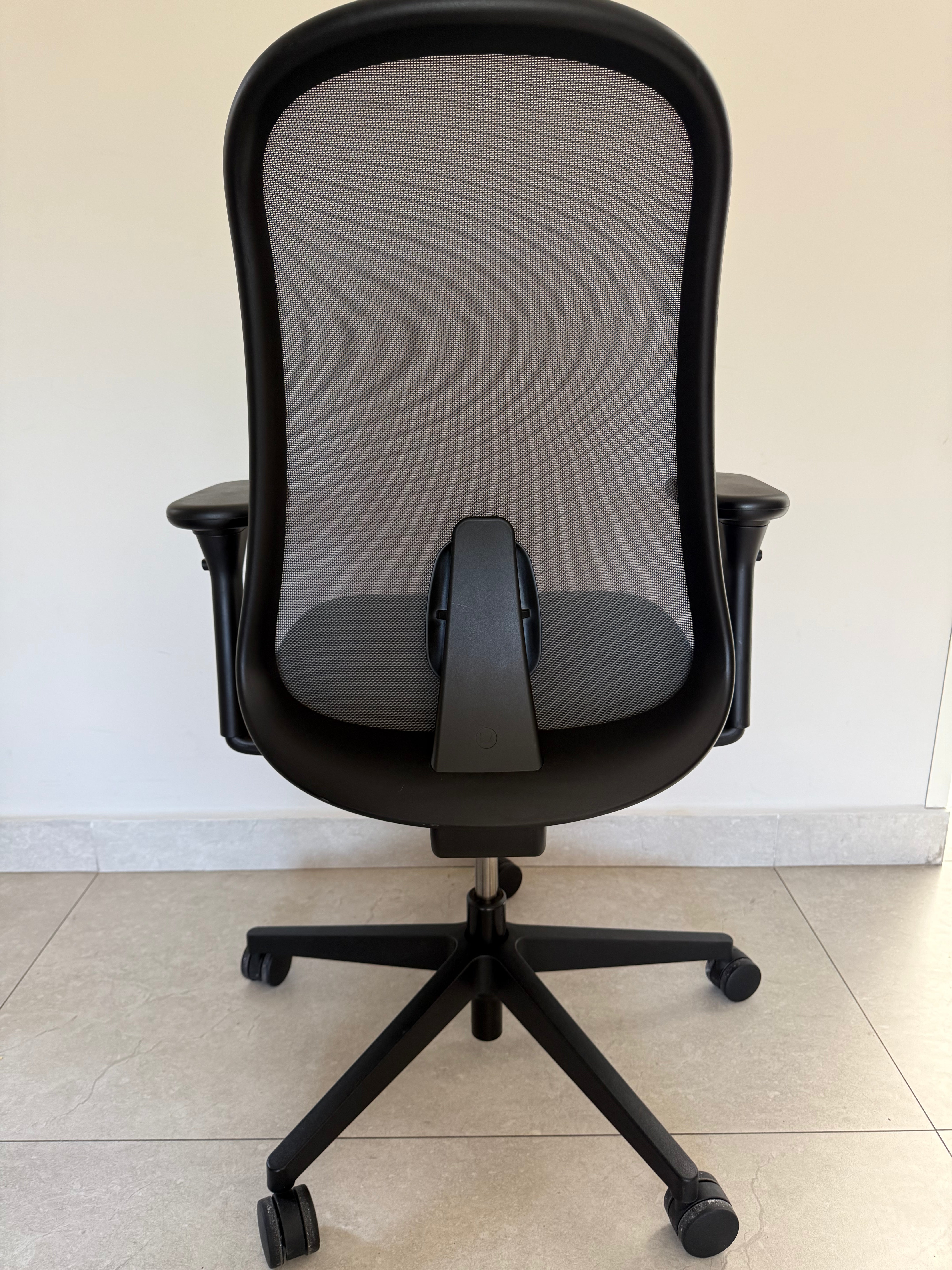 Herman Miller Lino usada reacondicionada de oficina