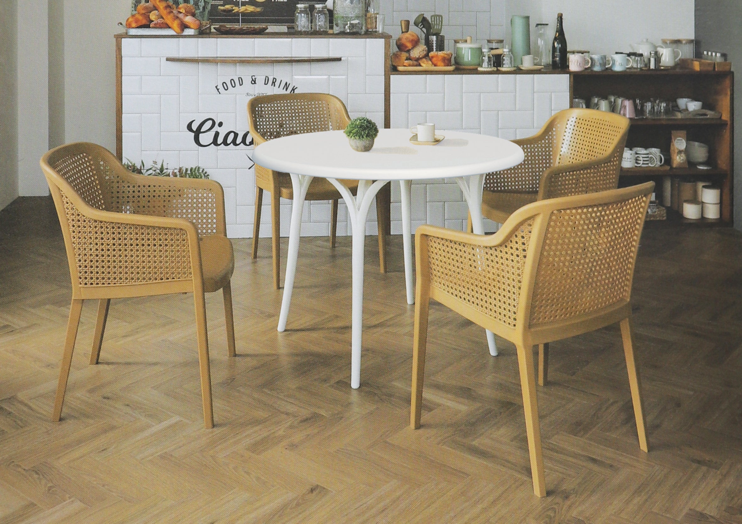 Mesa Chloe en entorno de oficina o estudio