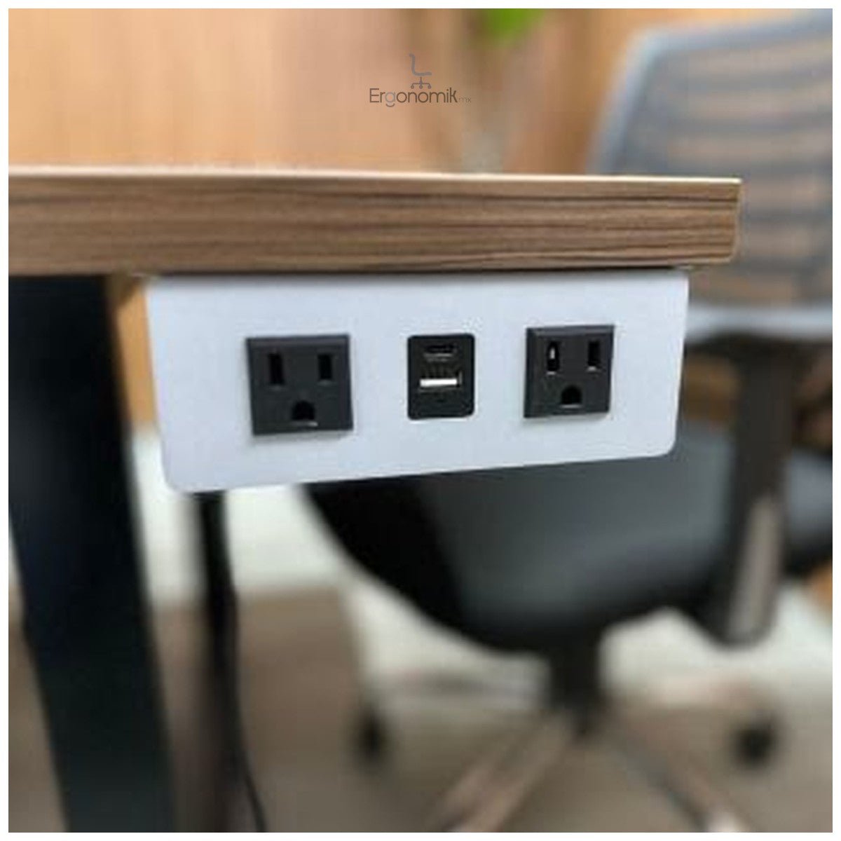 Multicontacto de Sobreponer Liverpool — LUMBRO - Ergonomik Multicontacto de sobreponer LUMBRO