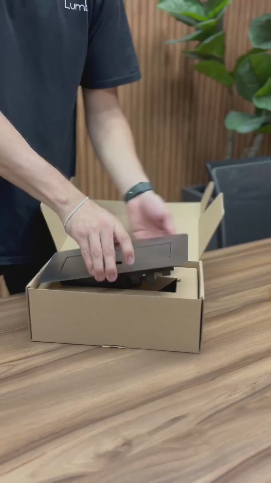 Multicontacto Empotrable Amberes LUMBRO — unboxing | Ergonomik