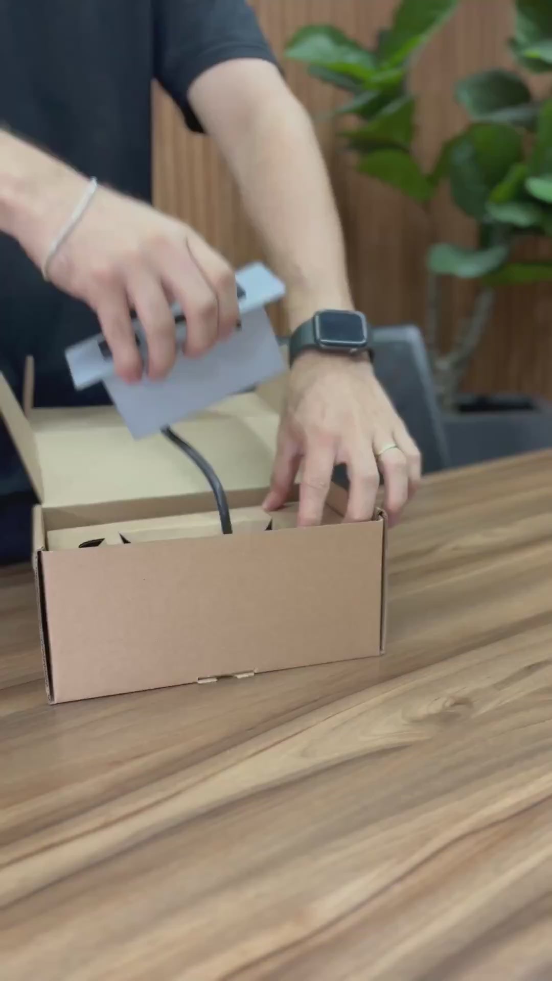 Multicontacto Empotrable Bari LUMBRO — unboxing | Ergonomik