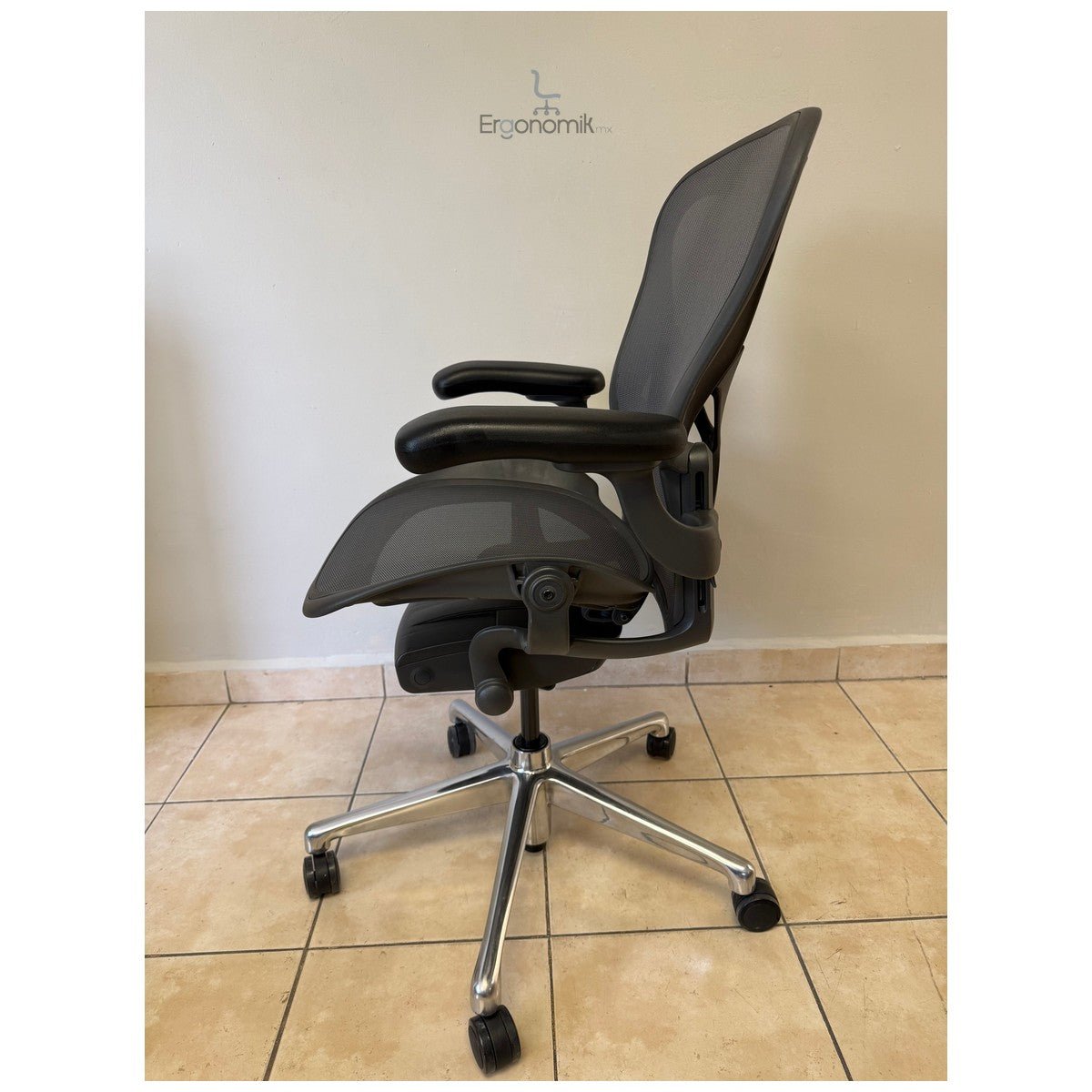 Silla Aeron Herman Miller Posture Fit Cromo Talla B - Exhibición - Ergonomik silla ergonomica Herman Miller