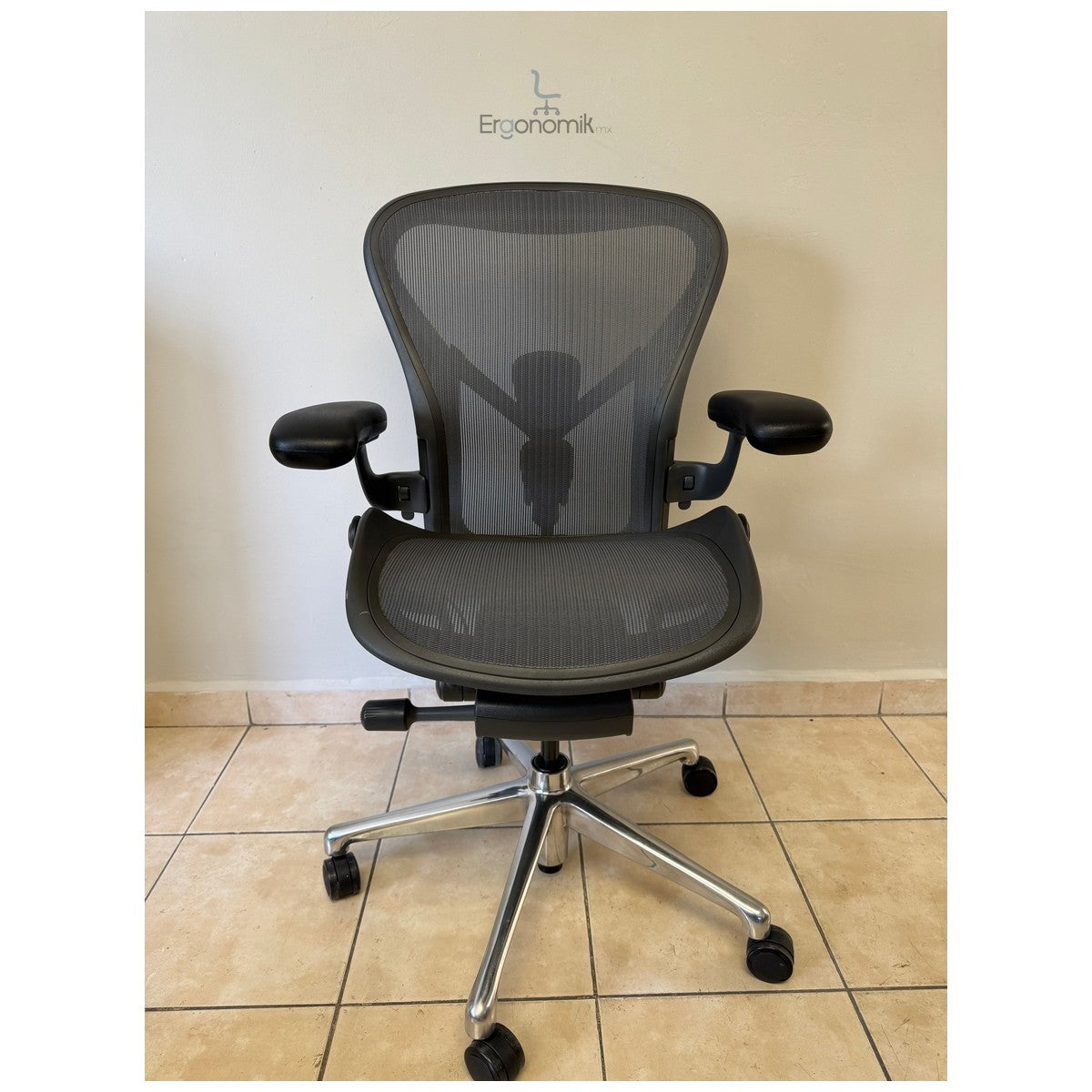 Silla Aeron Herman Miller Posture Fit Cromo Talla B - Exhibición | Muebles ergonomicos en Mexico | Ergonomik