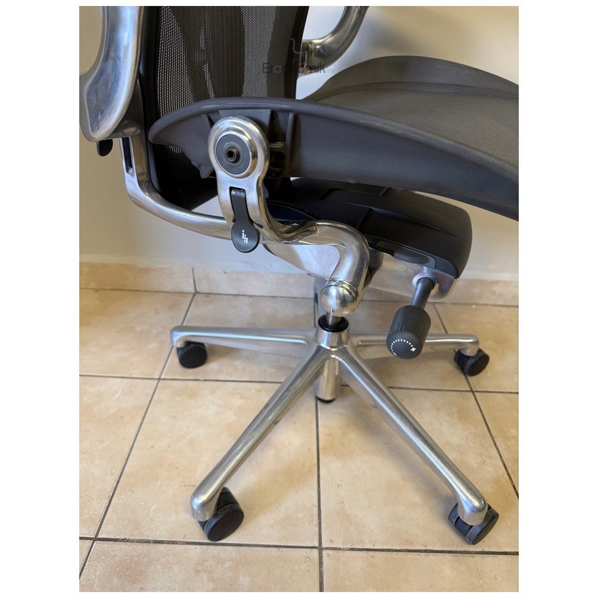 Silla Aeron Herman Miller Y Cromo Talla C - Con Daño - Ergonomik silla ergonomica Herman Miller