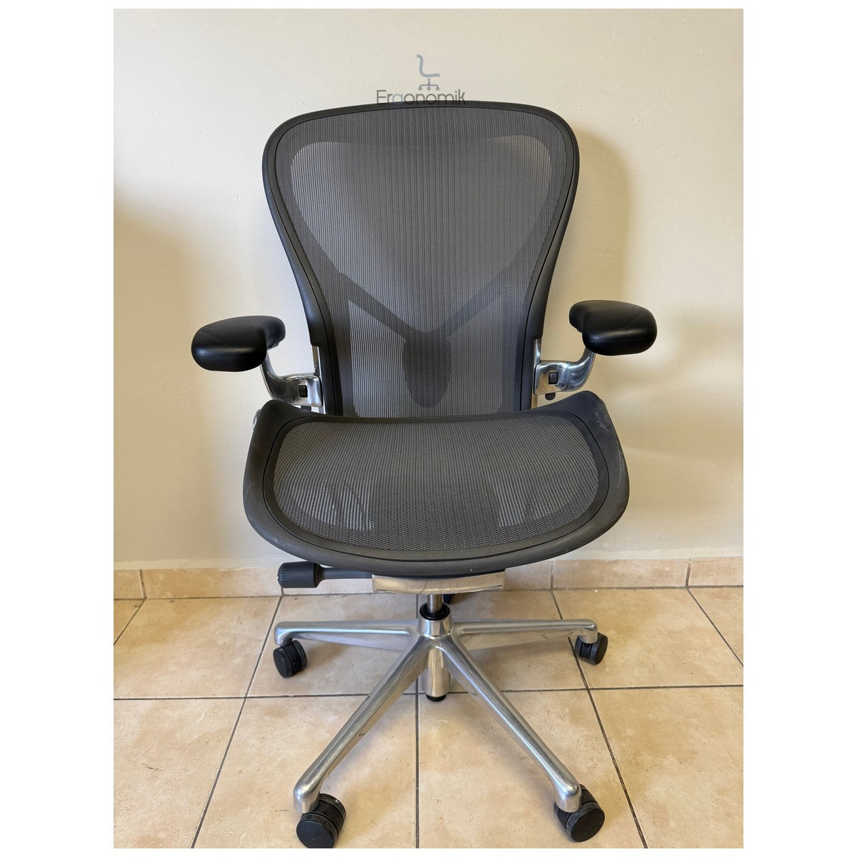 Silla Aeron Herman Miller Y Cromo Talla C - Con Daño | Muebles ergonomicos en Mexico | Ergonomik