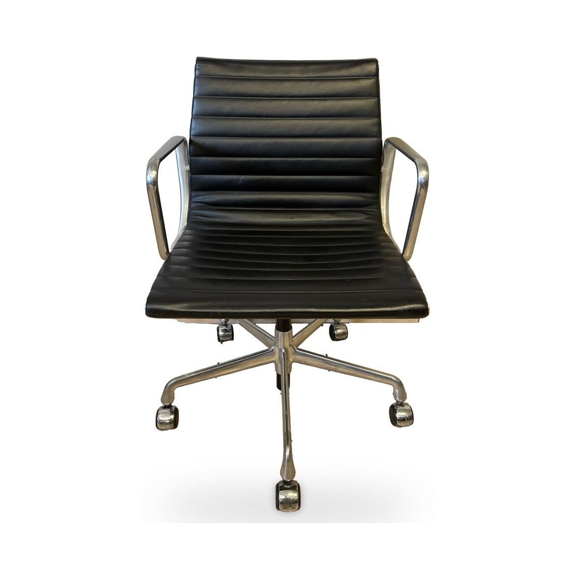 Silla Eames Herman Miller de Piel Negra - Preowned - Ergonomik silla ergonomica Herman Miller