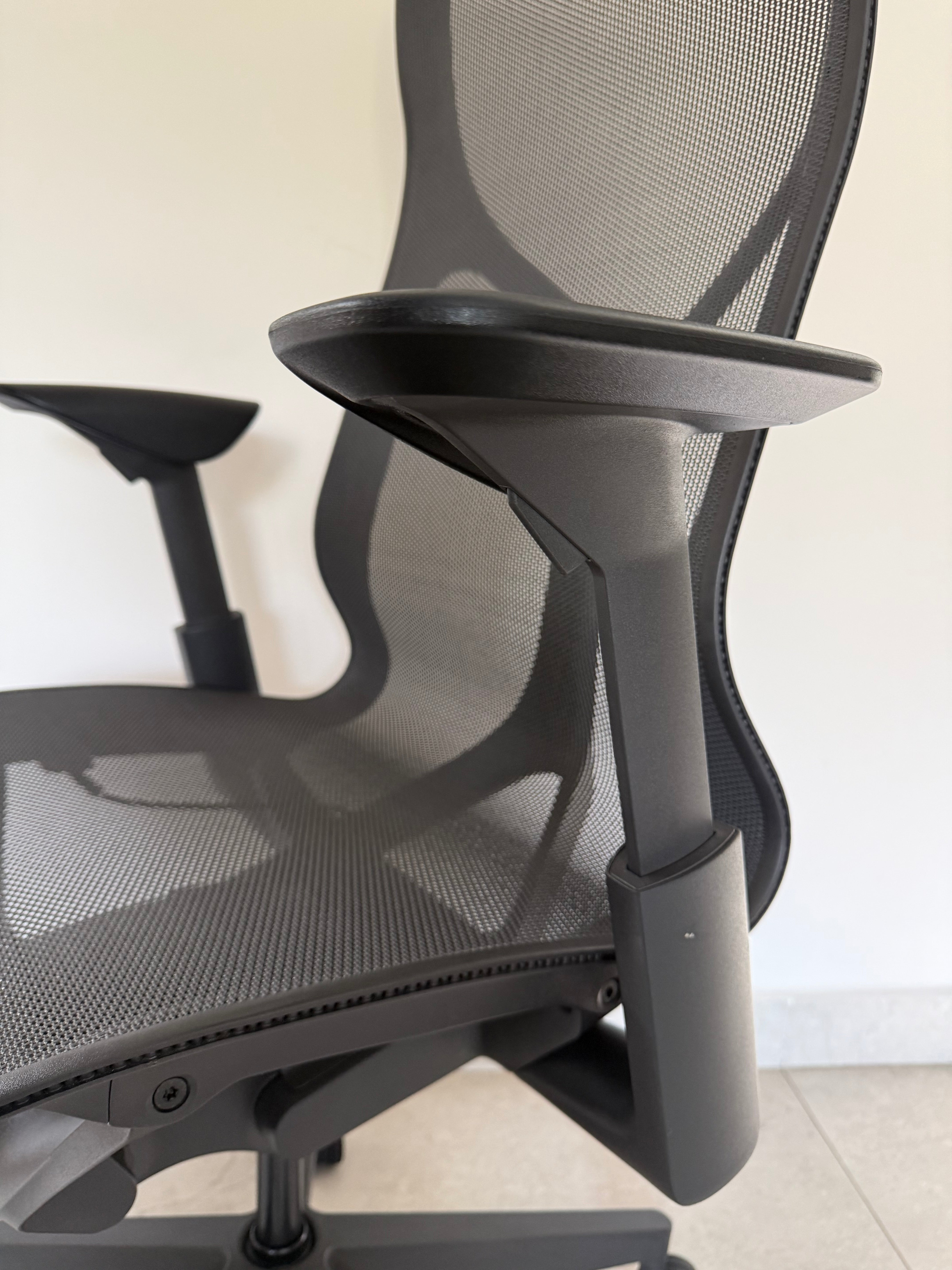 Silla Fabrizia en ambiente de oficina moderno