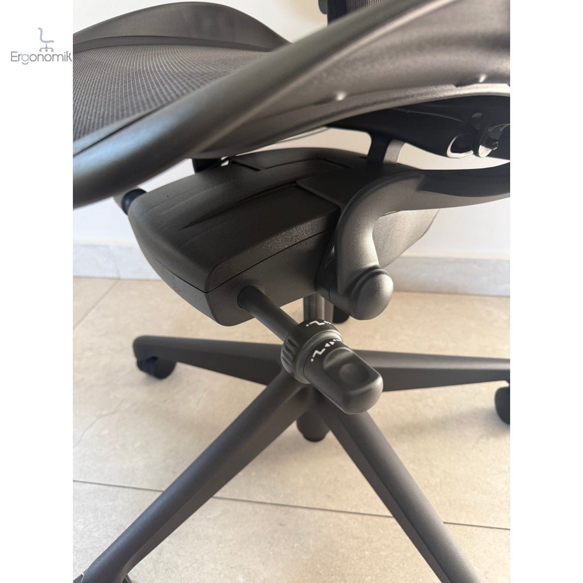 Silla Herman Miller Aeron B Grafito PostureFit Equipada - Preowned - Ergonomik silla ergonomica Herman Miller