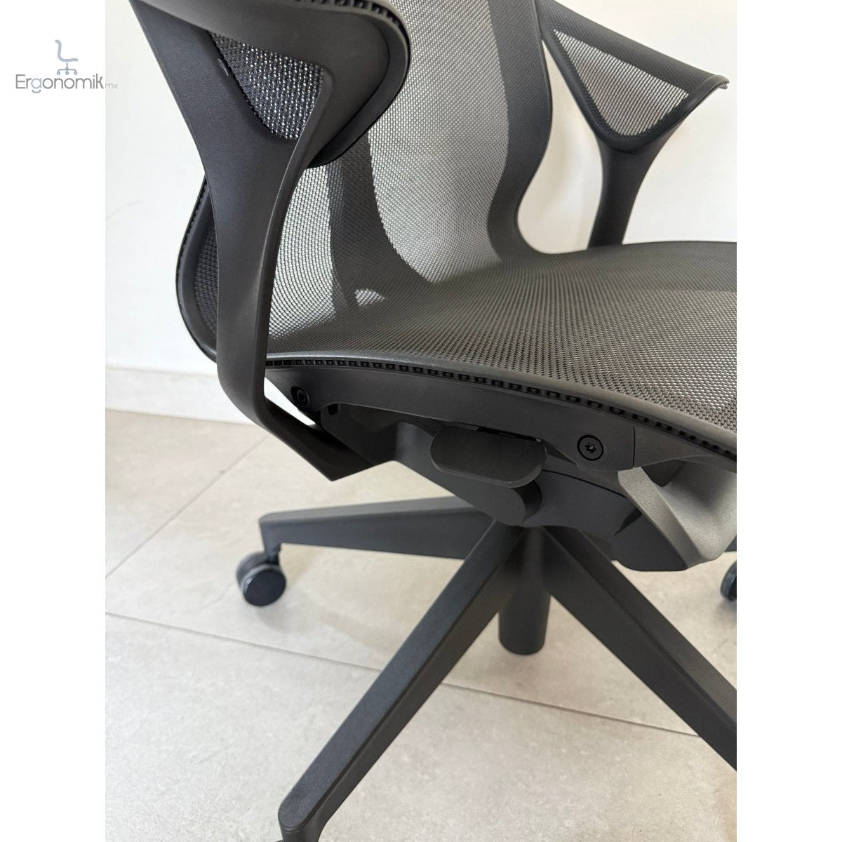 Silla Herman Miller Cosm Alta Brazo Leaf - Preowned - Ergonomik silla ergonomica Herman Miller