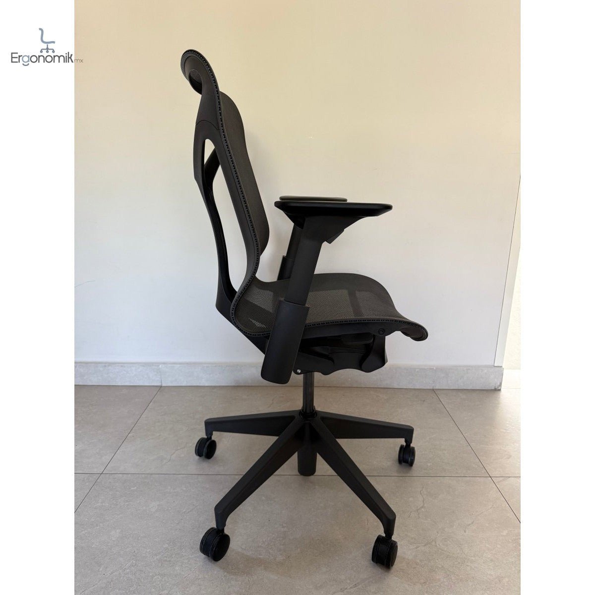 Silla Herman Miller Cosm Media Brazo Ajustable - Exhibición - Ergonomik silla ergonomica Herman Miller