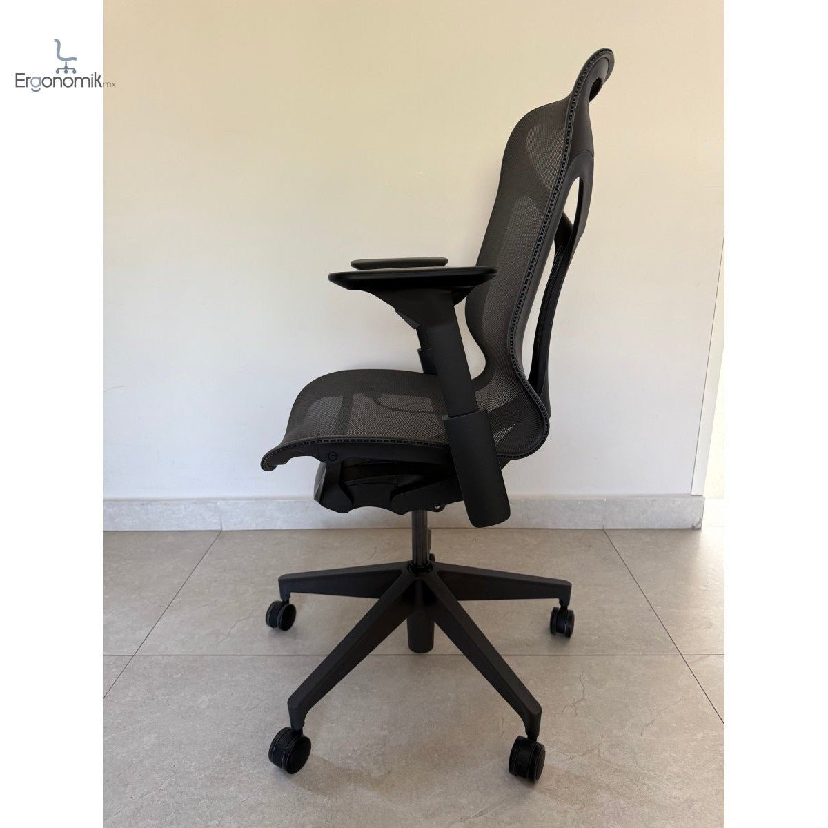 Silla Herman Miller Cosm Media Brazo Ajustable - Exhibición - Ergonomik silla ergonomica Herman Miller