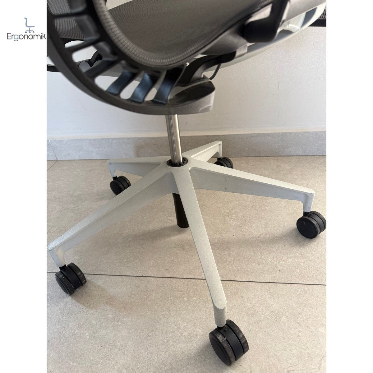 Silla Herman Miller Setu Gris - Preowned - Ergonomik sillas de oficina Herman Miller