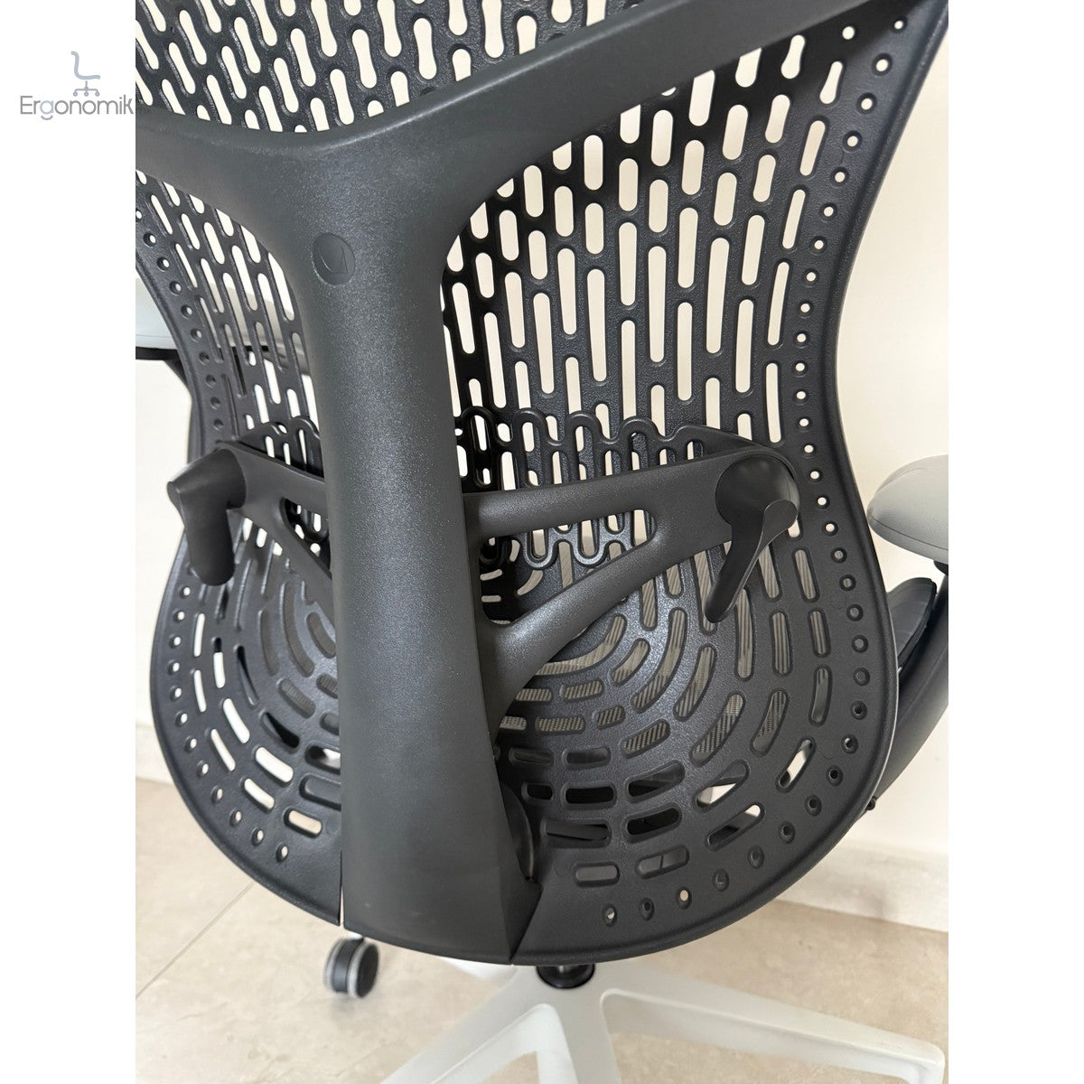 Silla Mirra 2 Equipada Herman Miller gris - Preowned | Muebles ergonómicos en México | Ergonomik