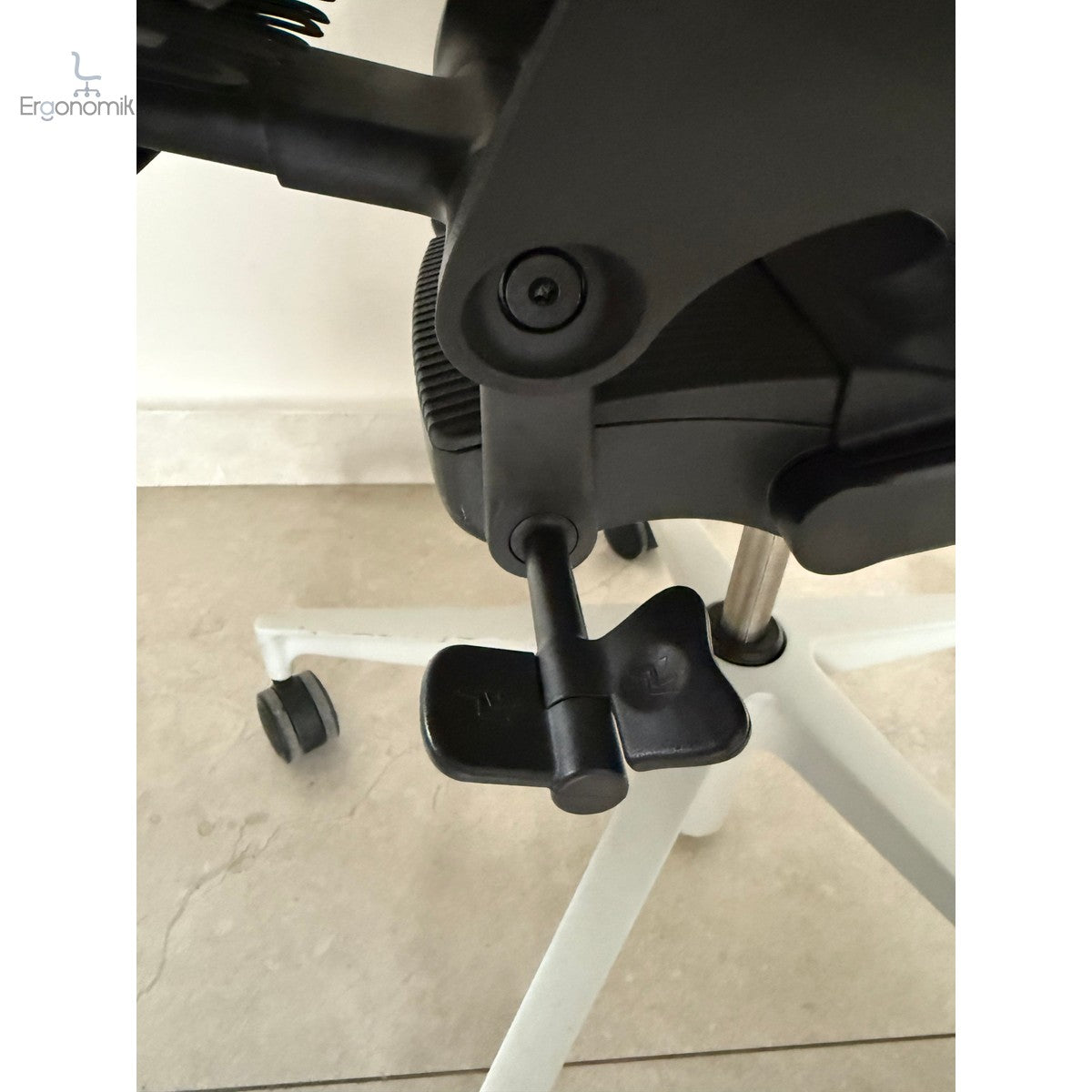 Silla Mirra 2 Equipada Herman Miller gris - Preowned | Muebles ergonómicos en México | Ergonomik
