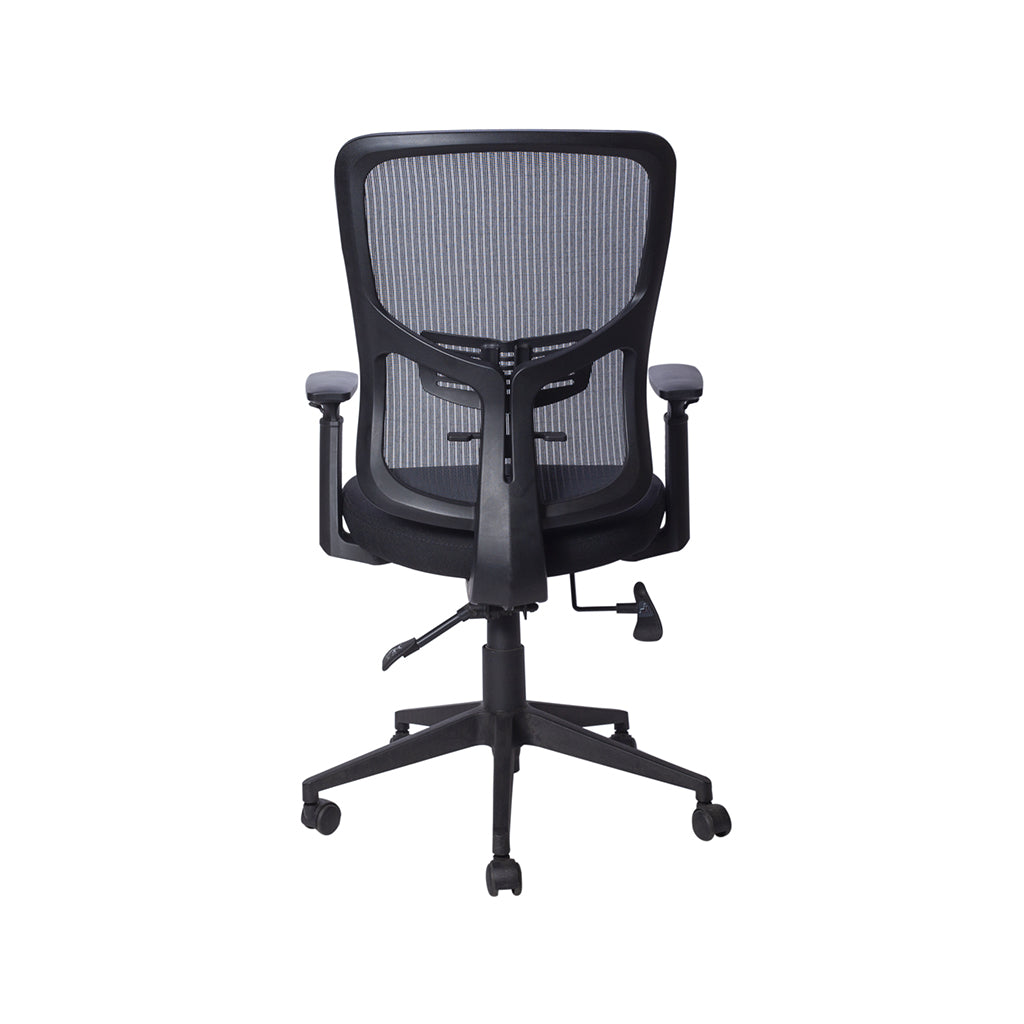 Base metálica resistente con ruedas de movilidad suave