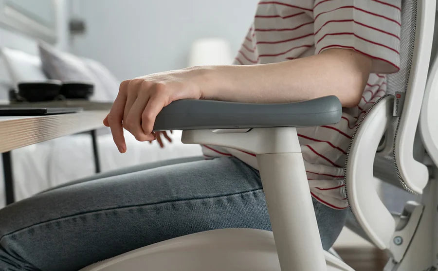 Silla Ejecutiva S3 Mesh Blanco en entorno de oficina