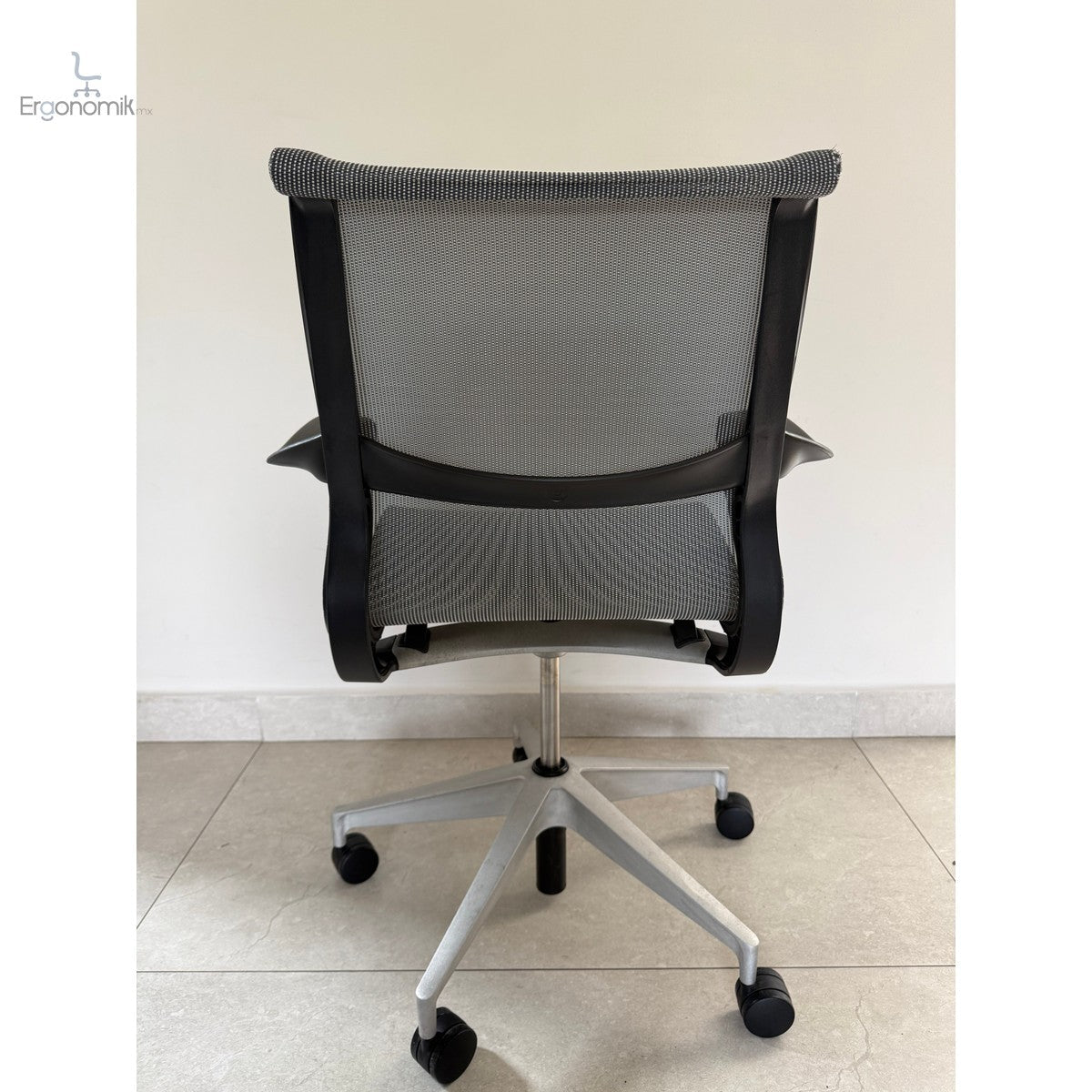 Silla Setu Gris Herman Miller - Preowned - Ergonomik Silla de Oficina Herman Miller