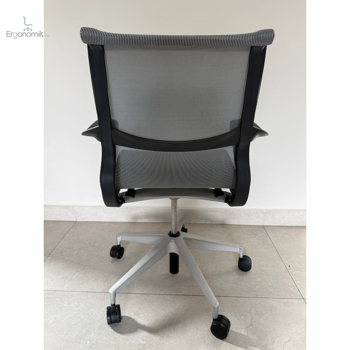 Silla Setu Gris Herman Miller - Preowned - Ergonomik Silla de Oficina Herman Miller