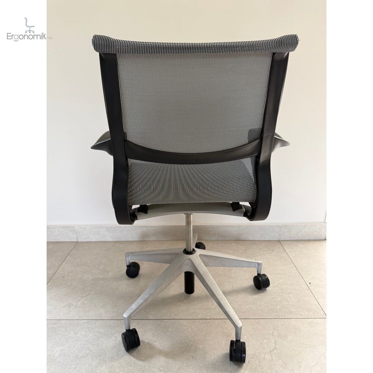 Silla Setu Gris Herman Miller - Preowned - Ergonomik Silla de Oficina Herman Miller