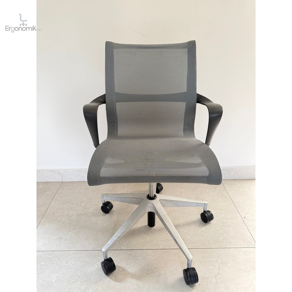 Silla Setu Gris Herman Miller - Preowned - Ergonomik Silla de Oficina Herman Miller