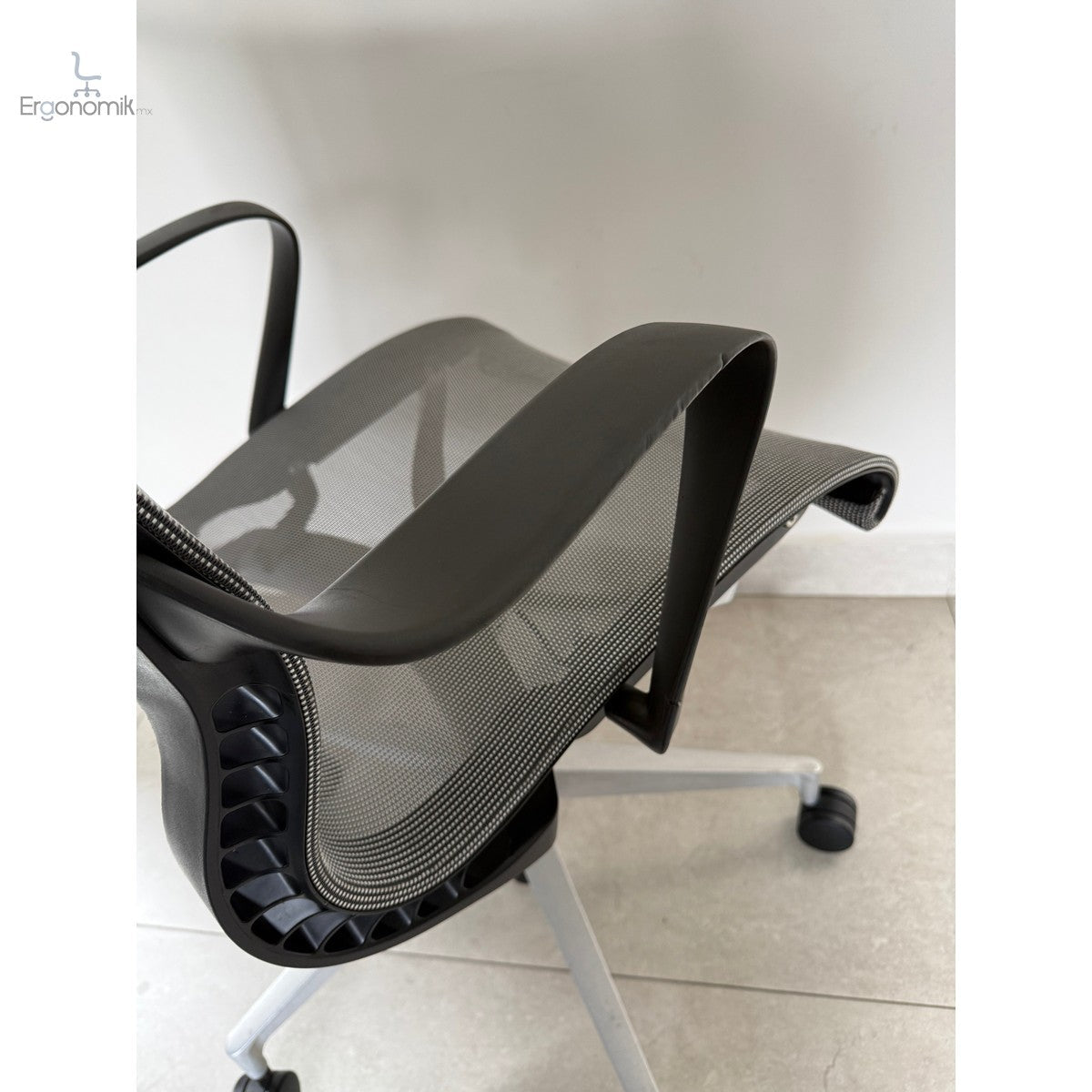 Silla Setu Gris Herman Miller - Preowned - Ergonomik Silla de Oficina Herman Miller
