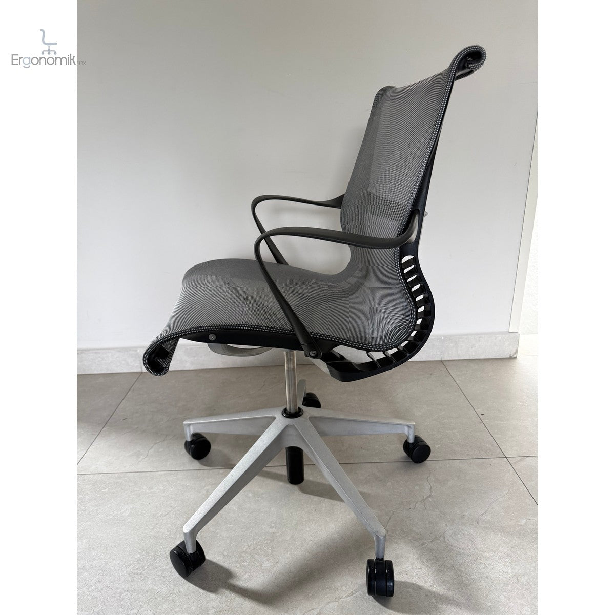 Silla Setu Gris Herman Miller - Preowned - Ergonomik Silla de Oficina Herman Miller