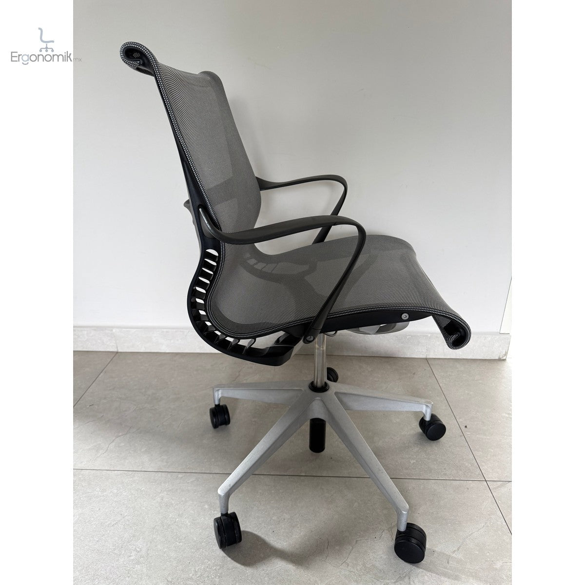 Silla Setu Gris Herman Miller - Preowned - Ergonomik Silla de Oficina Herman Miller