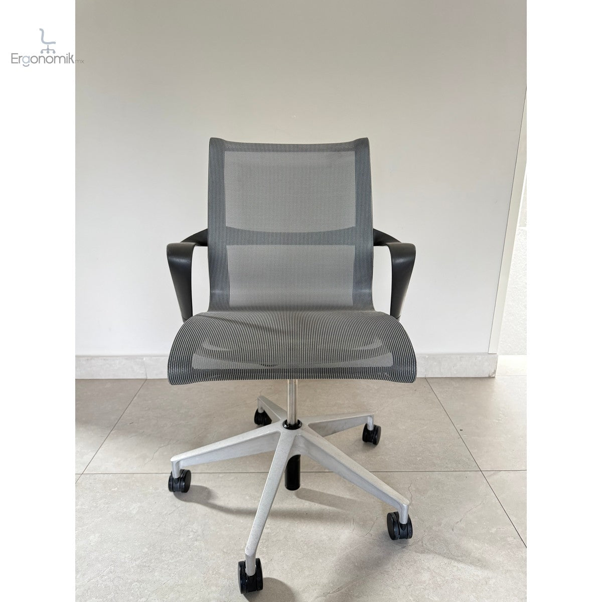 Silla Setu Gris Herman Miller - Preowned - Ergonomik Silla de Oficina Herman Miller