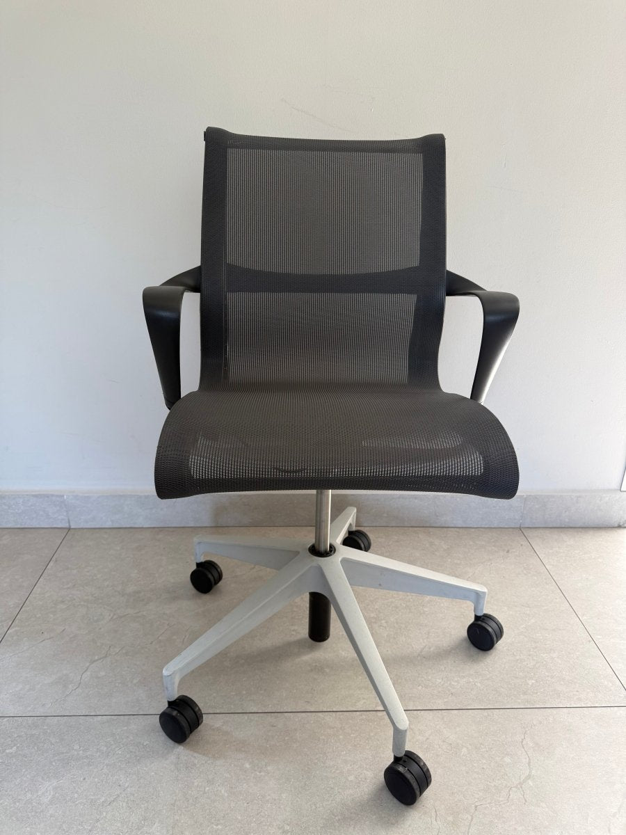 Silla Setu Gris Oscuro Herman Miller - Preowned - Ergonomik sillas de oficina Herman Miller