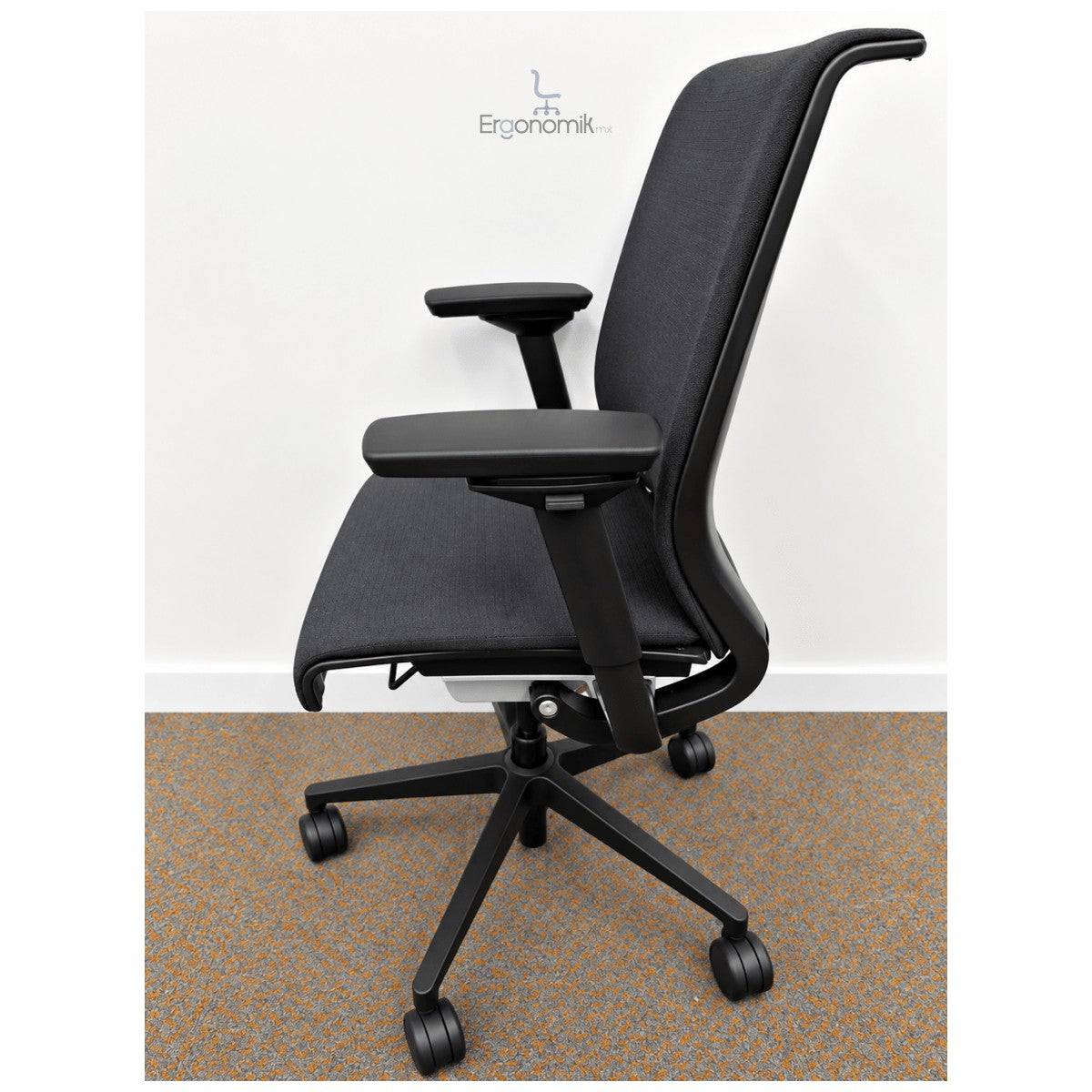 Silla Steelcase Think Negro Equipada Preowned | Muebles ergonomicos en Mexico | Ergonomik