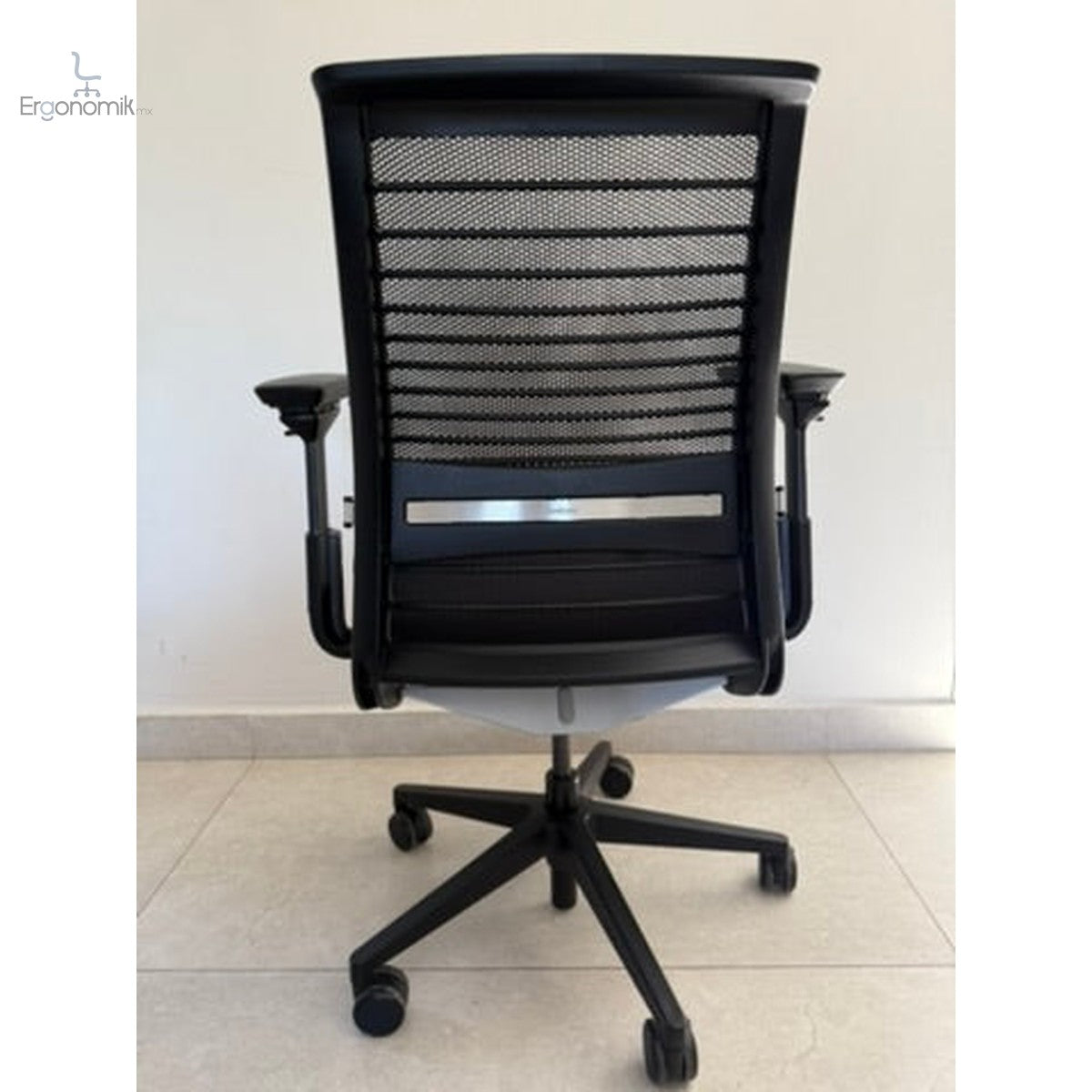 Silla Steelcase Think V2 color negro-  Preowned | Muebles ergonómicos en México | Ergonomik