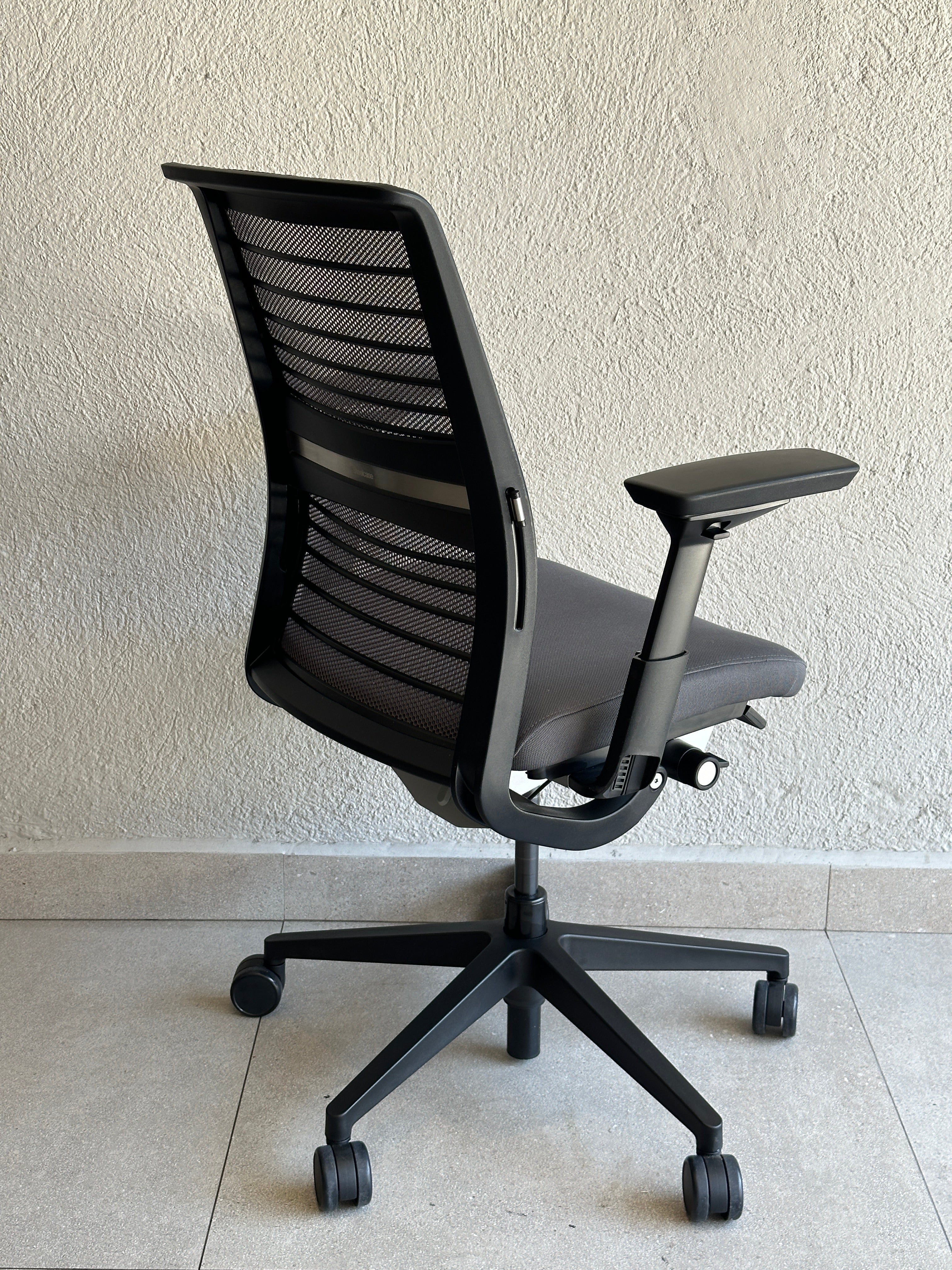 Base resistente Silla Steelcase Think V2