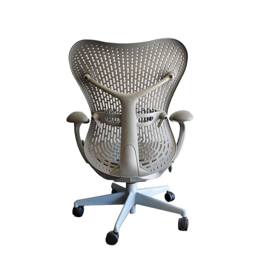 Mirra gris con ajustes en soporte lumbar