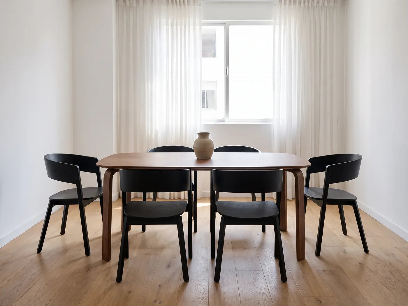 Comedor de nogal para seis, variación 1